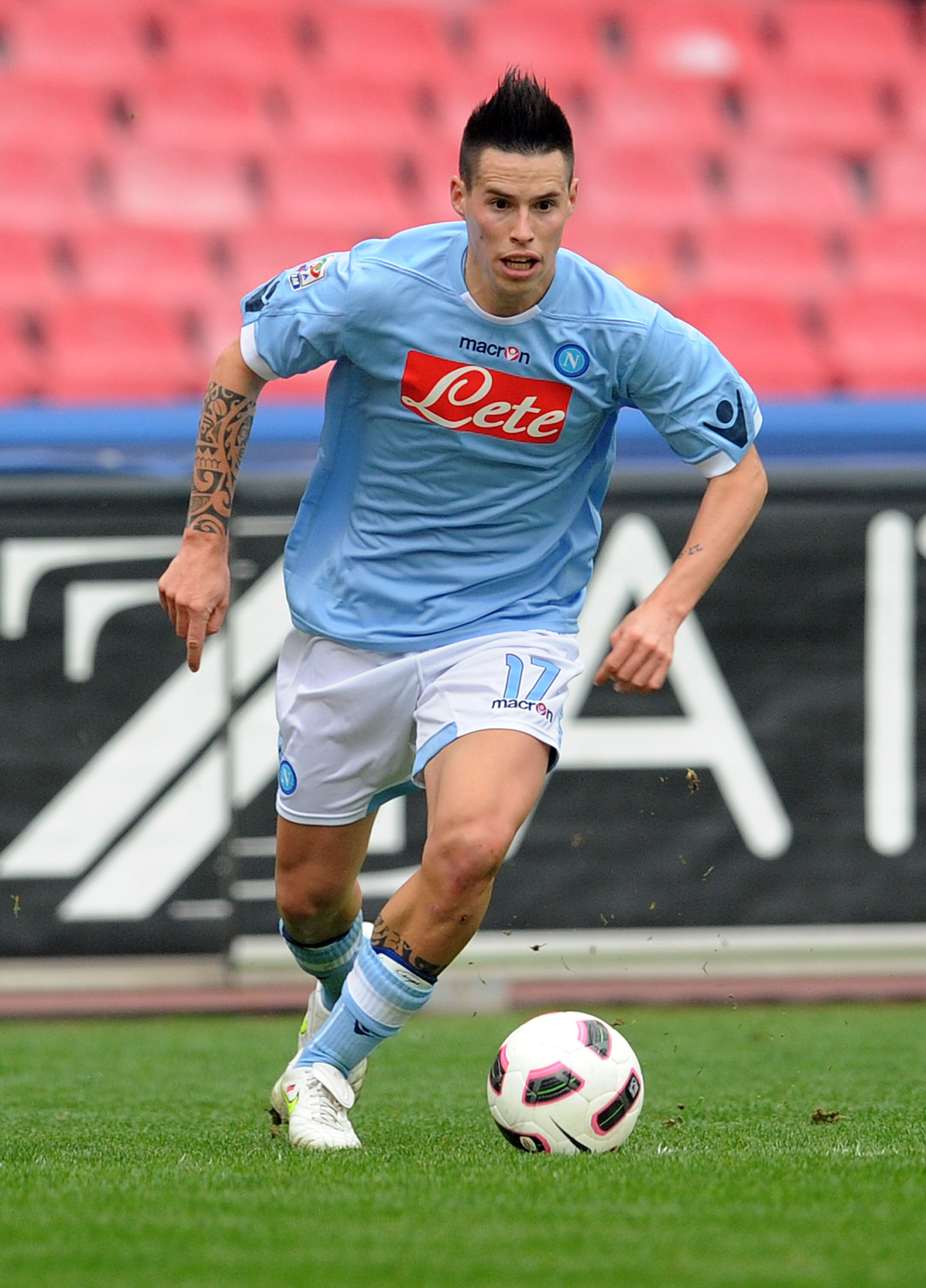 NAPLES, ITALY - MARCH 06:  Marek Hamsik of Napoli in action during the Serie A match between SSC Napoli and Brescia Calcio at Stadio San Paolo on March 6, 2011 in Naples, Italy.  (Photo by Giuseppe Bellini/Getty Images)