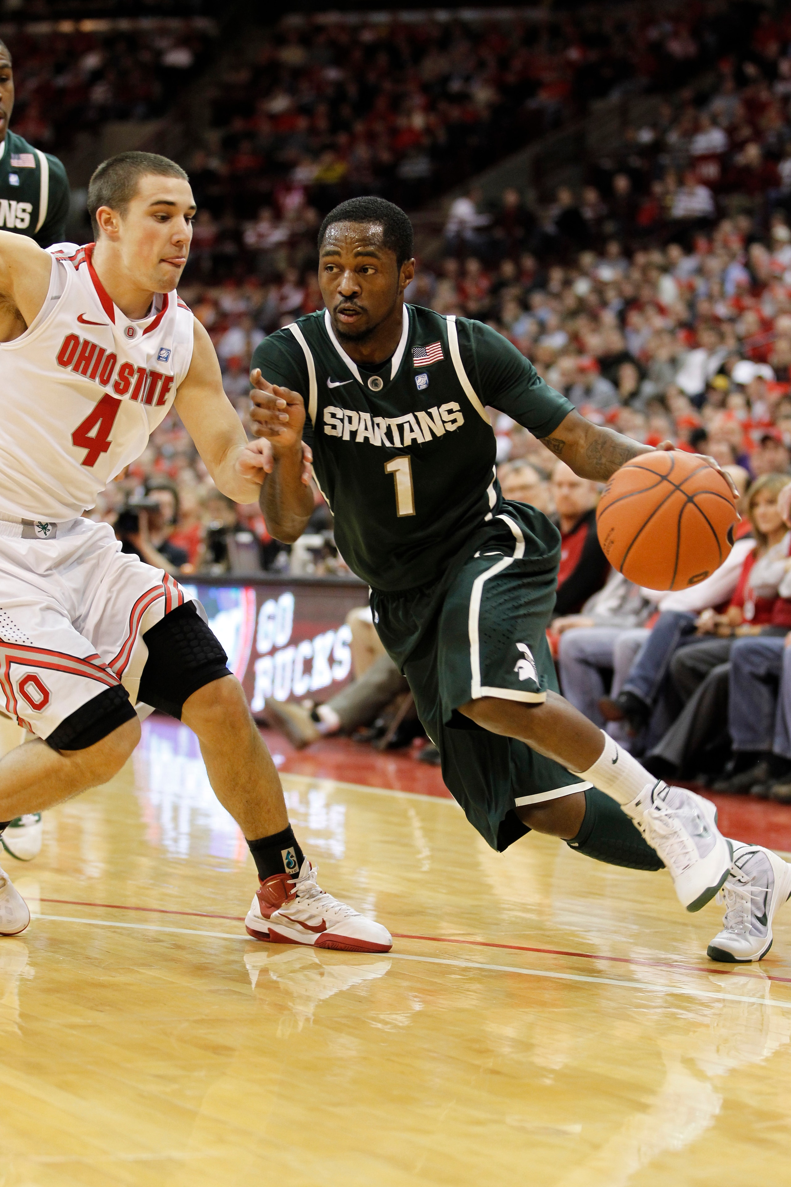 COLUMBUS, OH - FEBRUARY 15:  Kalin Lucas #1 of the Michigan State Spartans controls the ball while playing  the Ohio State Buckues on February 15, 2011 at Value City Arena in Columbus, Ohio.  (Photo by Gregory Shamus/Getty Images)