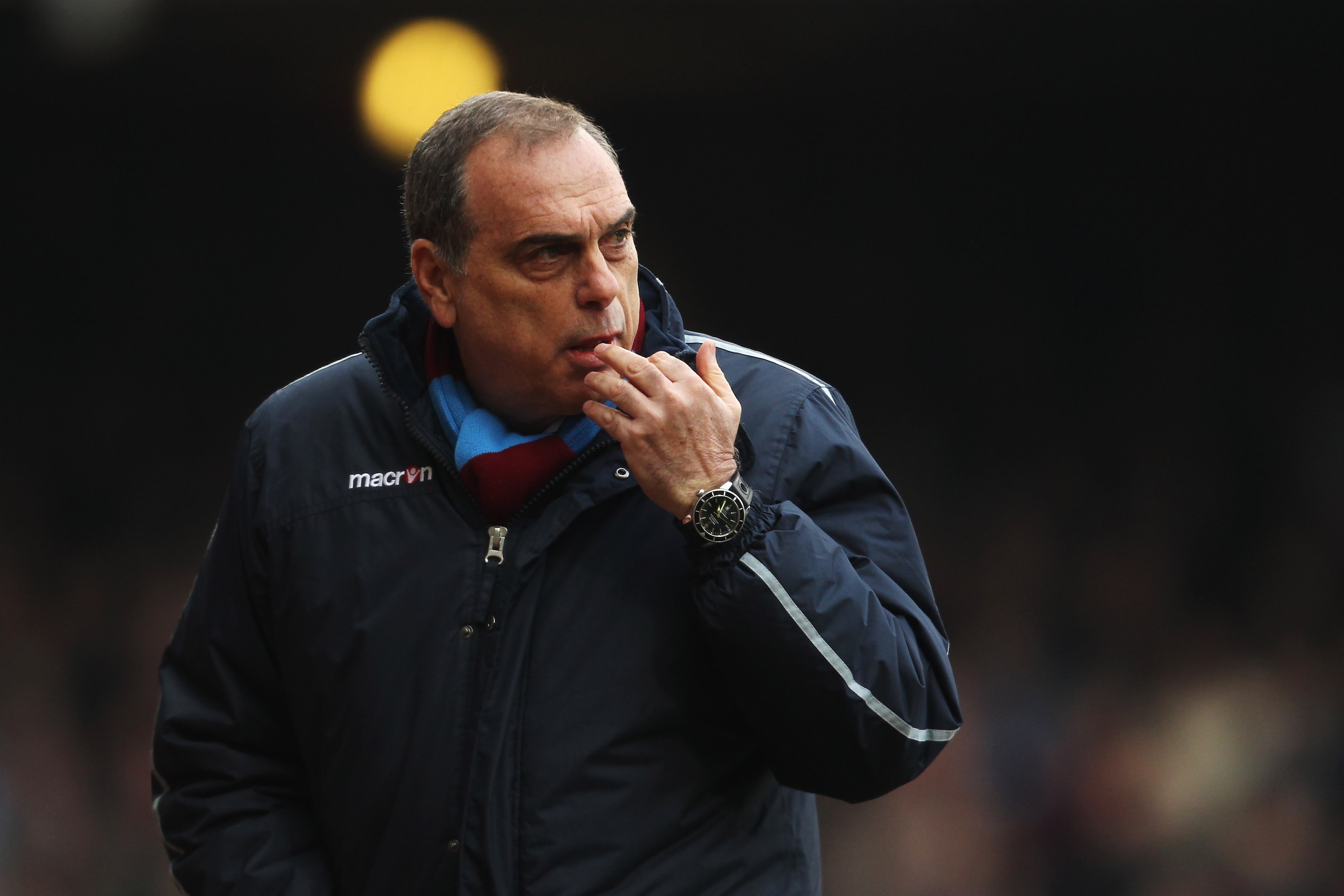 LONDON, UNITED KINGDOM - MARCH 05:  Avram Grant the West Ham United manager gives instructions on the touchline during the Barclays Premier League match between West Ham United and Stoke City at the Boleyn Ground on March 5, 2011 in London, England.  (Pho