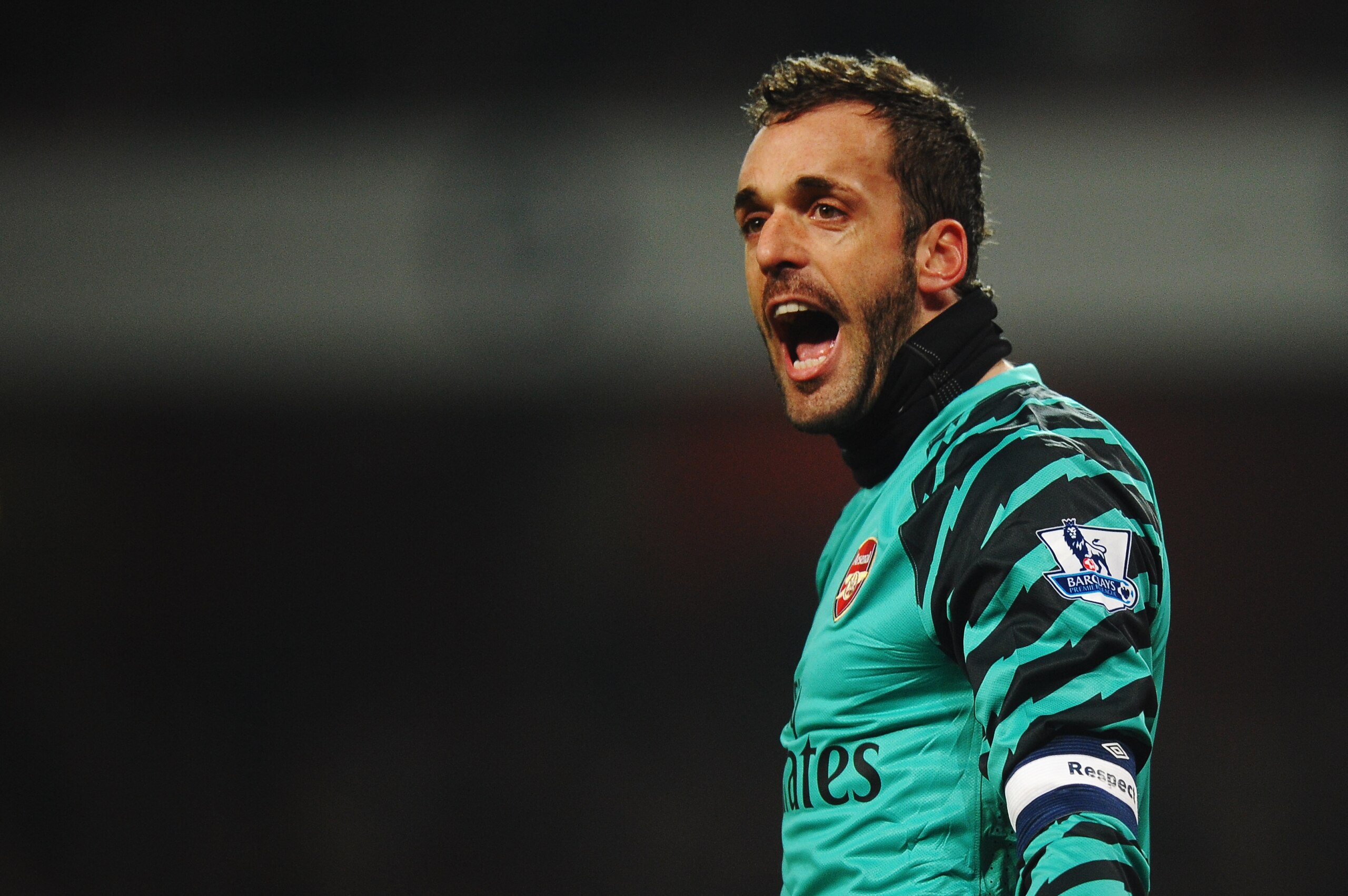LONDON, UNITED KINGDOM - MARCH 02:  Manuel Almunia the Arsenal goalkeeper shouts at his defence during the FA Cup sponsored by E.ON 5th Round Replay match between between Arsenal and Leyton Orient at the Emirates Stadium on March 2, 2011 in London, Englan