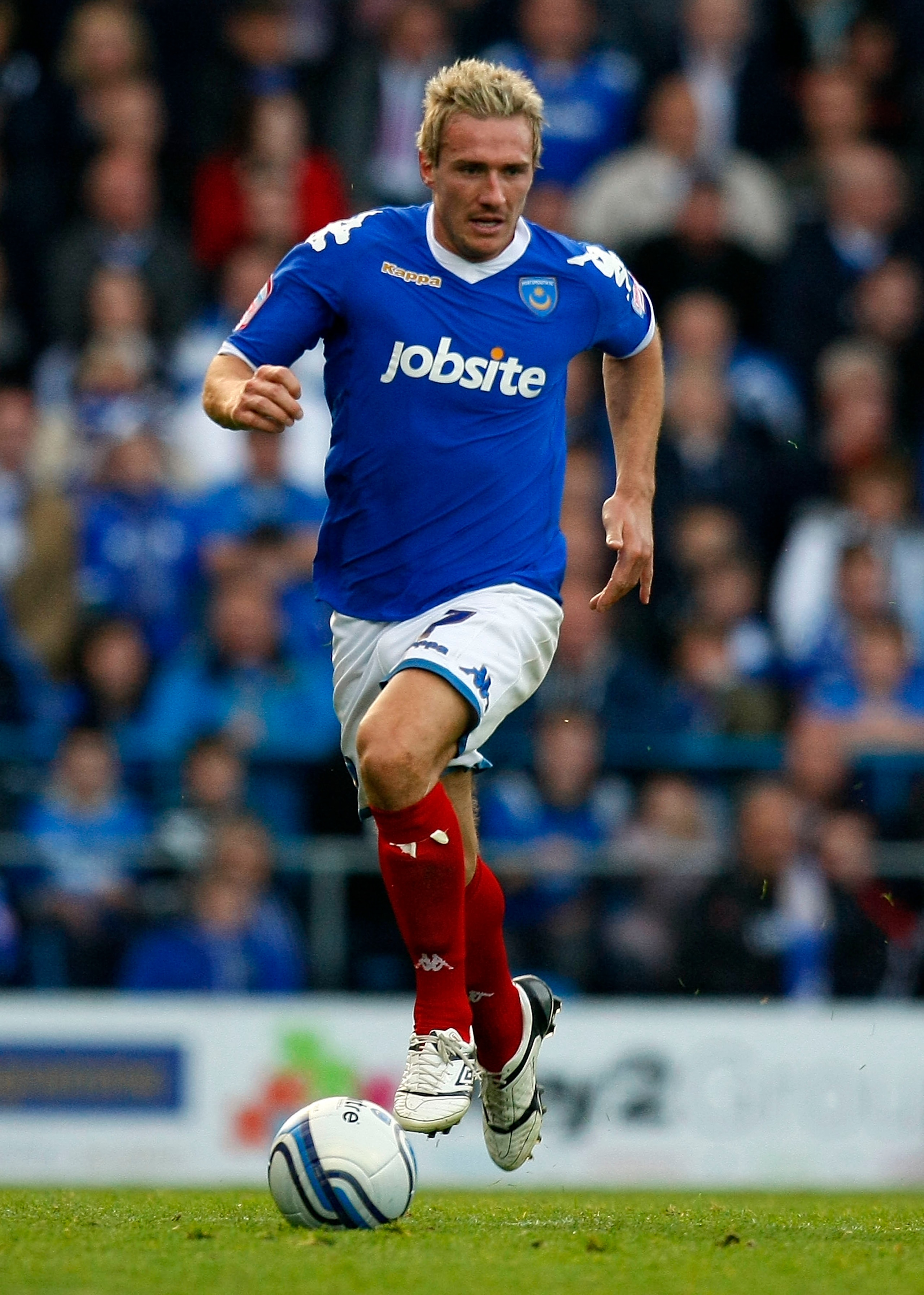 PORTSMOUTH, ENGLAND - OCTOBER 30: Liam Lawrence of Portsmouth in action during the npower Championship match between Portsmouth and Nottingham Forest at Fratton Park on October 30, 2010 in Portsmouth, England. (Photo by Tom Dulat/Getty Images) PORTSMOUTH, ENGLAND - OCTOBER 30: Liam Lawrence of Portsmouth in action during the npower Championship match between Portsmouth and Nottingham Forest at Fratton Park on October 30, 2010 in Portsmouth, England. (Photo by Tom Dulat/Getty Images)