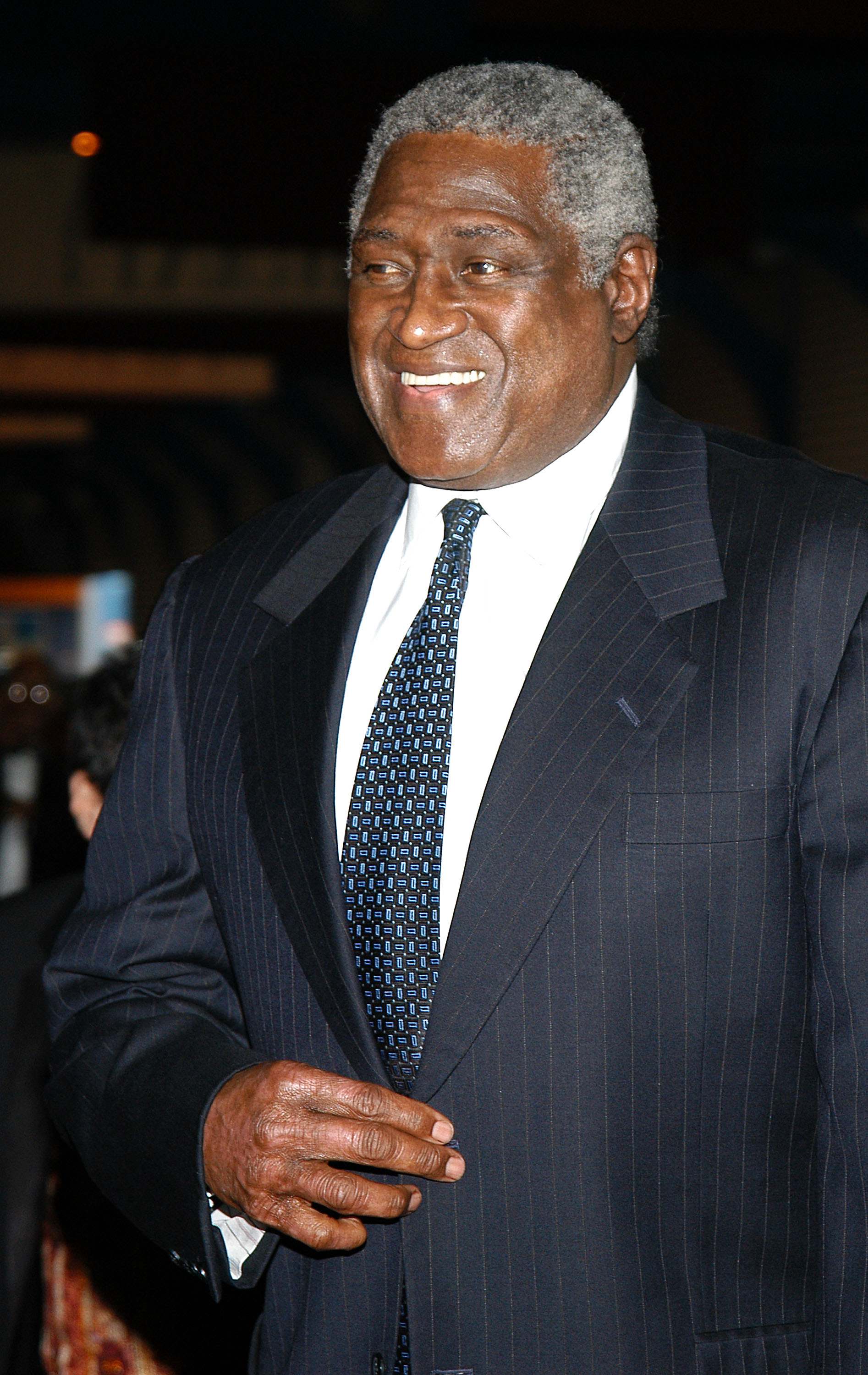 NEW YORK - APRIL 29:  Former New York Knicks coach Willis Reed arrives at the 10th Annual Arthur Ashe Institute For Urban Health SportBall And Awards April 29, 2004 in New York City.  (Photo by Bryan Bedder/Getty Images)