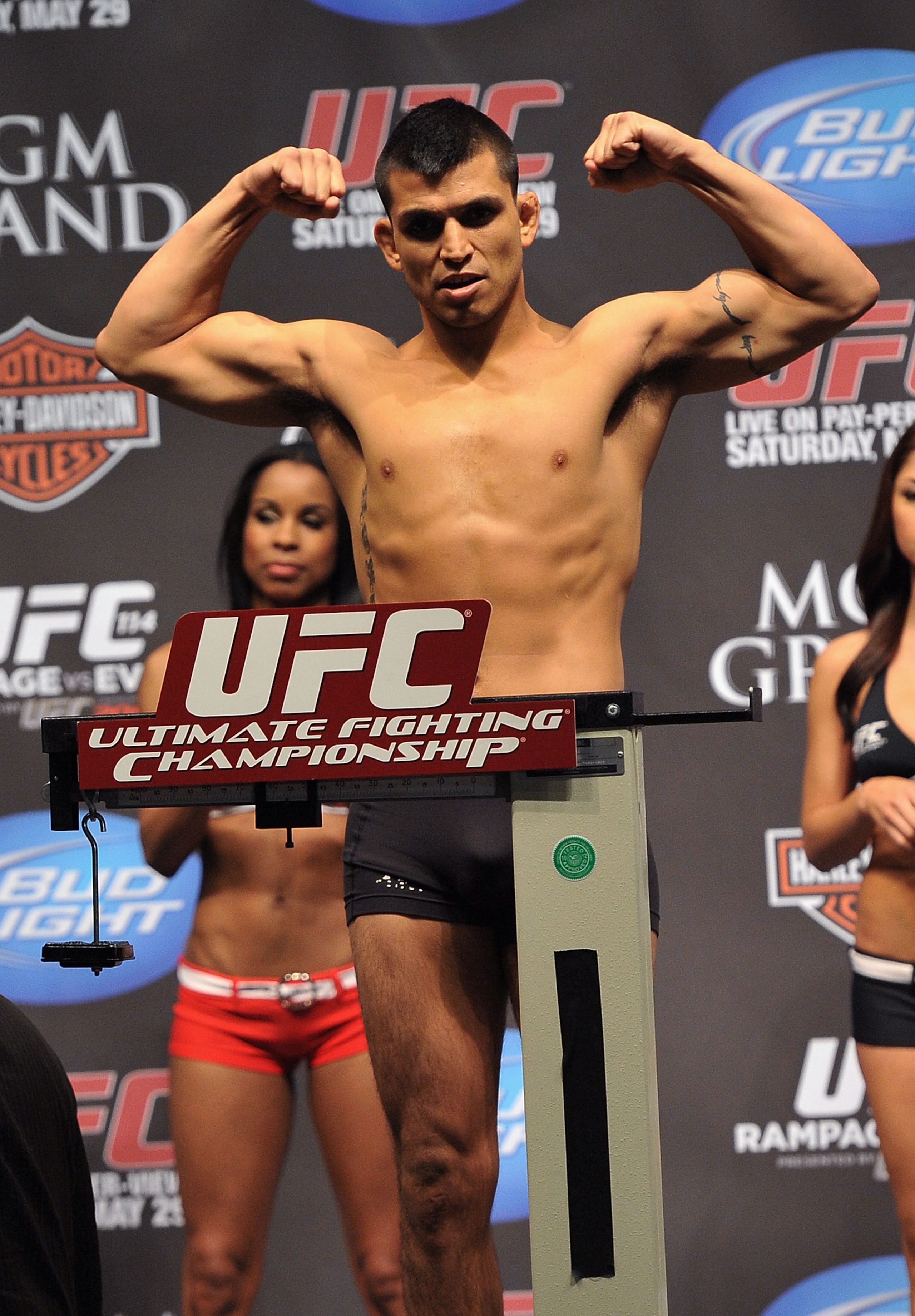 LAS VEGAS - MAY 28:  UFC fighter Efrain Escudero  weighs in for his fight against UFC fighter Dan Lauzon at UFC 114: Rampage versus Rashad at the Mandalay Bay Hotel on May 28, 2010 in Las Vegas, Nevada.  (Photo by Jon Kopaloff/Getty Images)