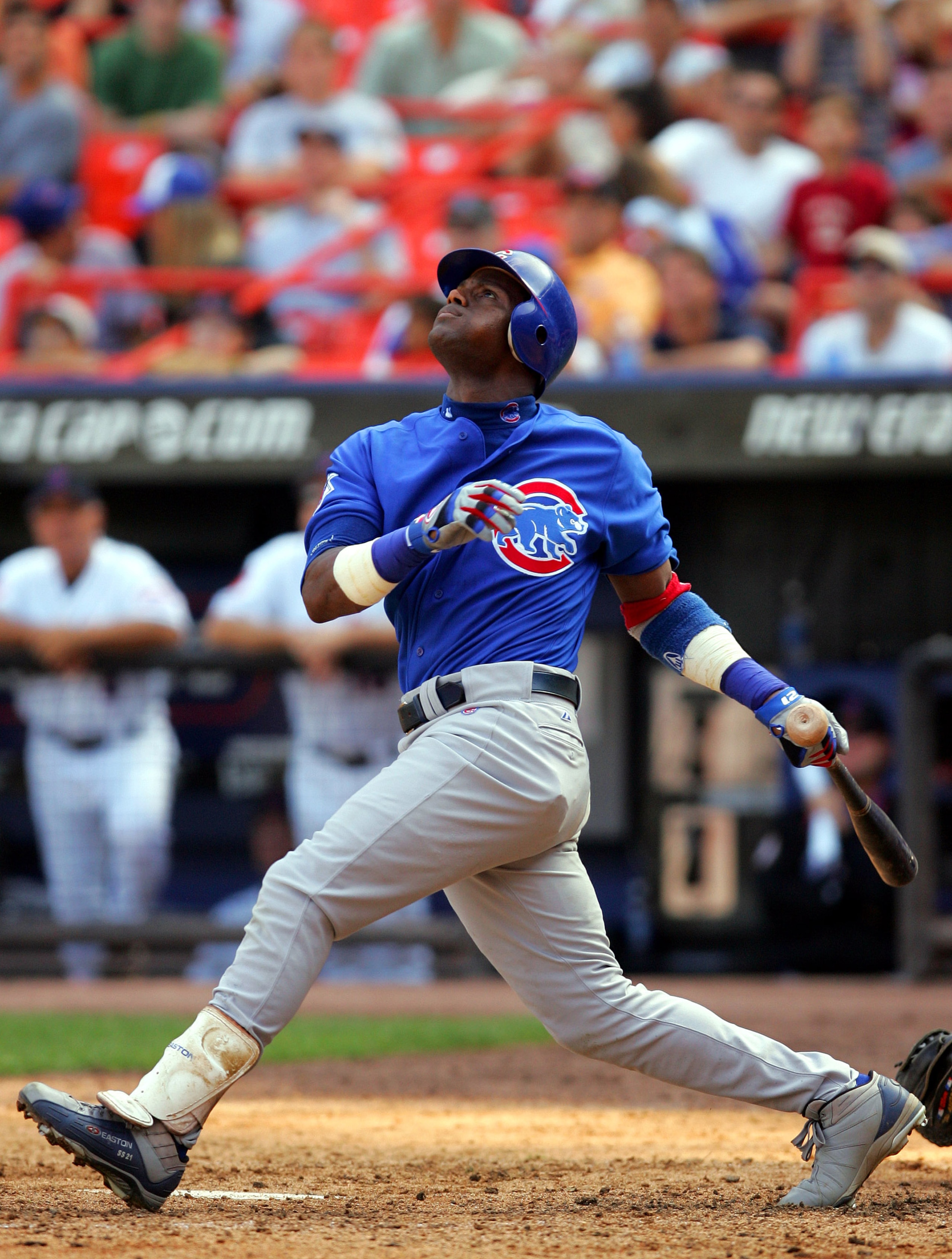 NEW YORK - SEPTEMBER 26: Sammy Sosa #21 of the Chicago Cubs pops out to shortstop Jose Reyes of the New York Mets in the 9th inning on September 26, 2004 at Shea Stadium in the Flushing neighborhood of the Queens borough of New York City. The Mets defeat NEW YORK - SEPTEMBER 26: Sammy Sosa #21 of the Chicago Cubs pops out to shortstop Jose Reyes of the New York Mets in the 9th inning on September 26, 2004 at Shea Stadium in the Flushing neighborhood of the Queens borough of New York City. The Mets defeat