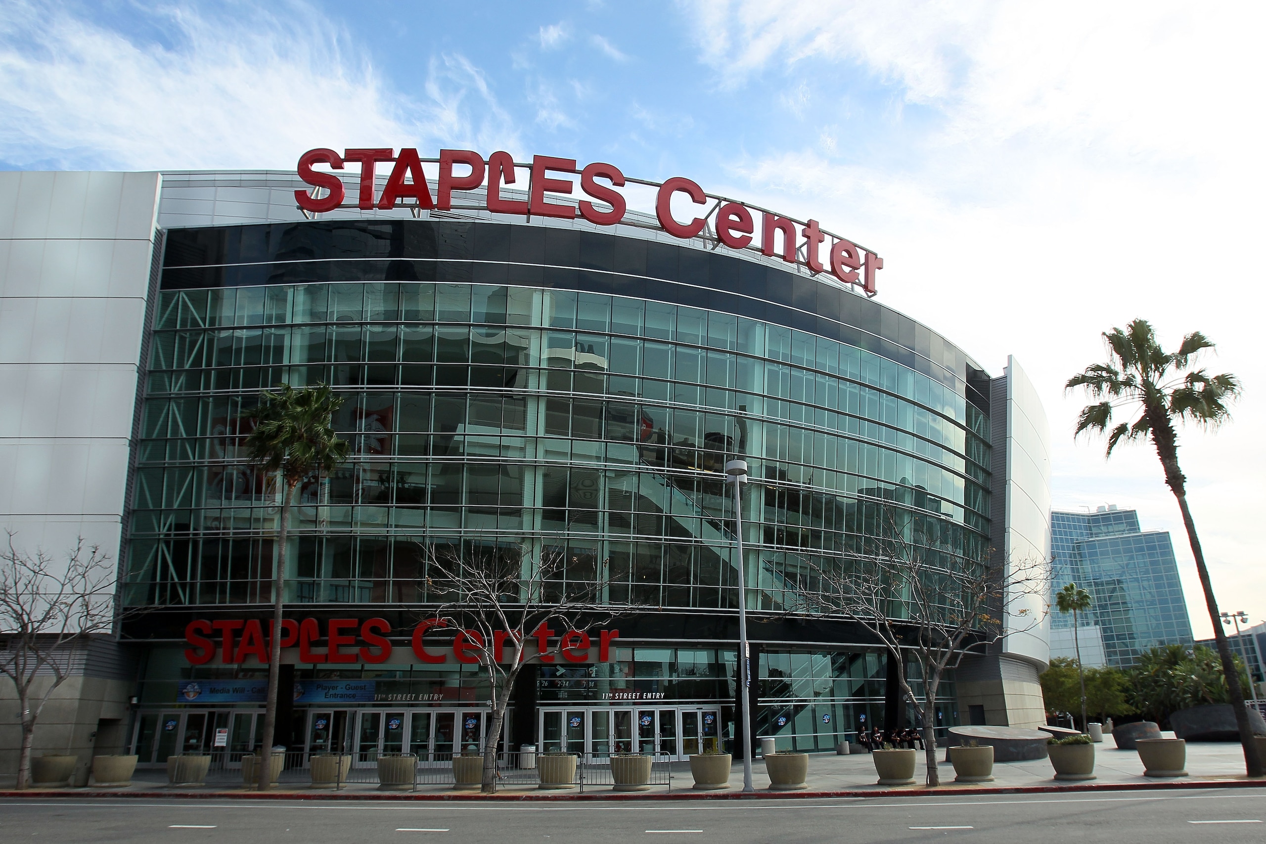 LOS ANGELES, CA - MARCH 09:  A general view of the exterior of Staples Center before the first round of the 2011 Pacific Life Pac-10 Men's Basketball Tournament on March 9, 2011 in Los Angeles, California.  (Photo by Jeff Gross/Getty Images)