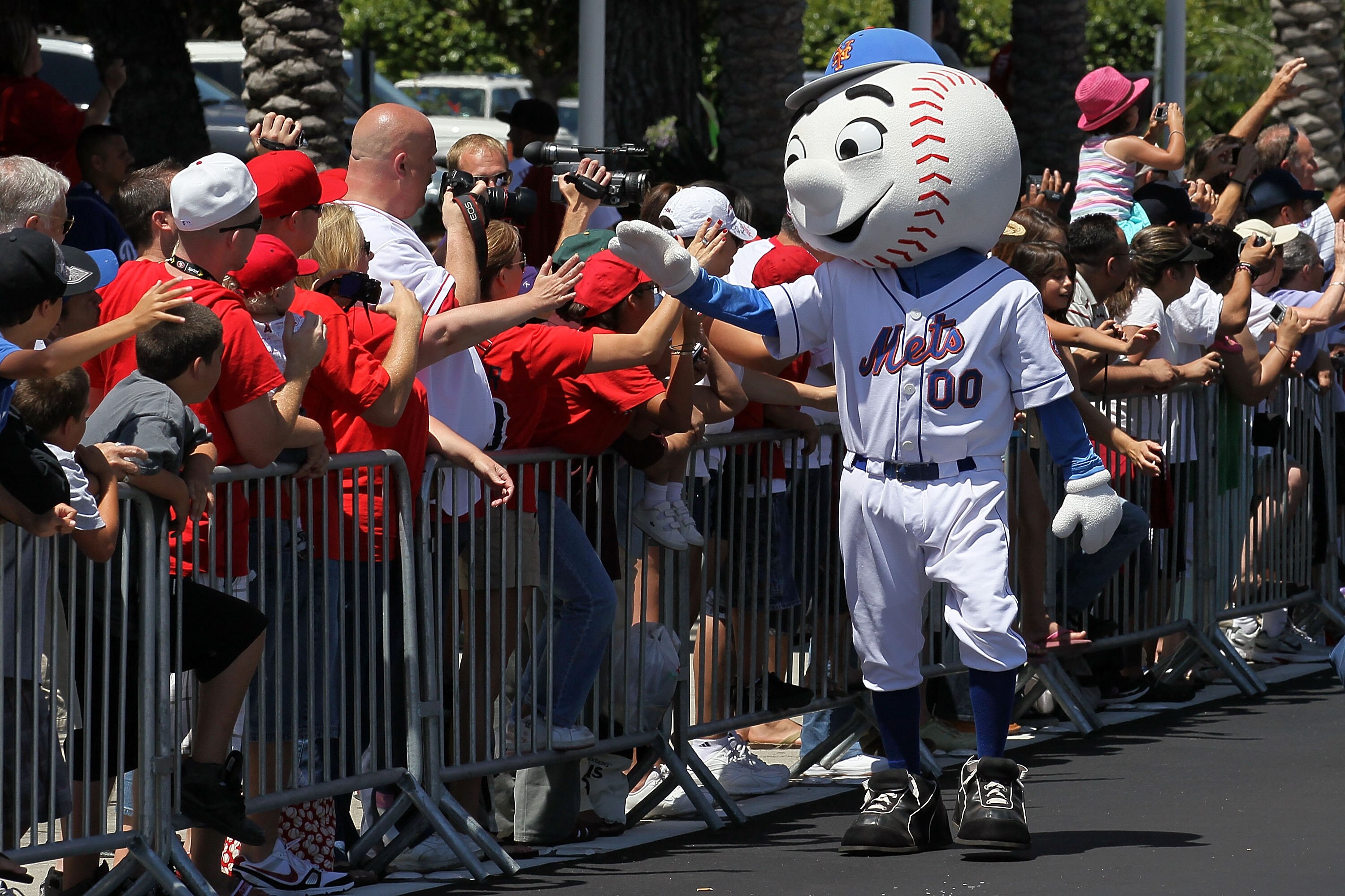 ANAHEIM, CA - JULY 13:  New York Mets mascot waves to fans during the 6th Annual MLB All-Star Red Carpet Show outside Angel Stadium of Anaheim on July 13, 2010 in Anaheim, California.  (Photo by Stephen Dunn/Getty Images)