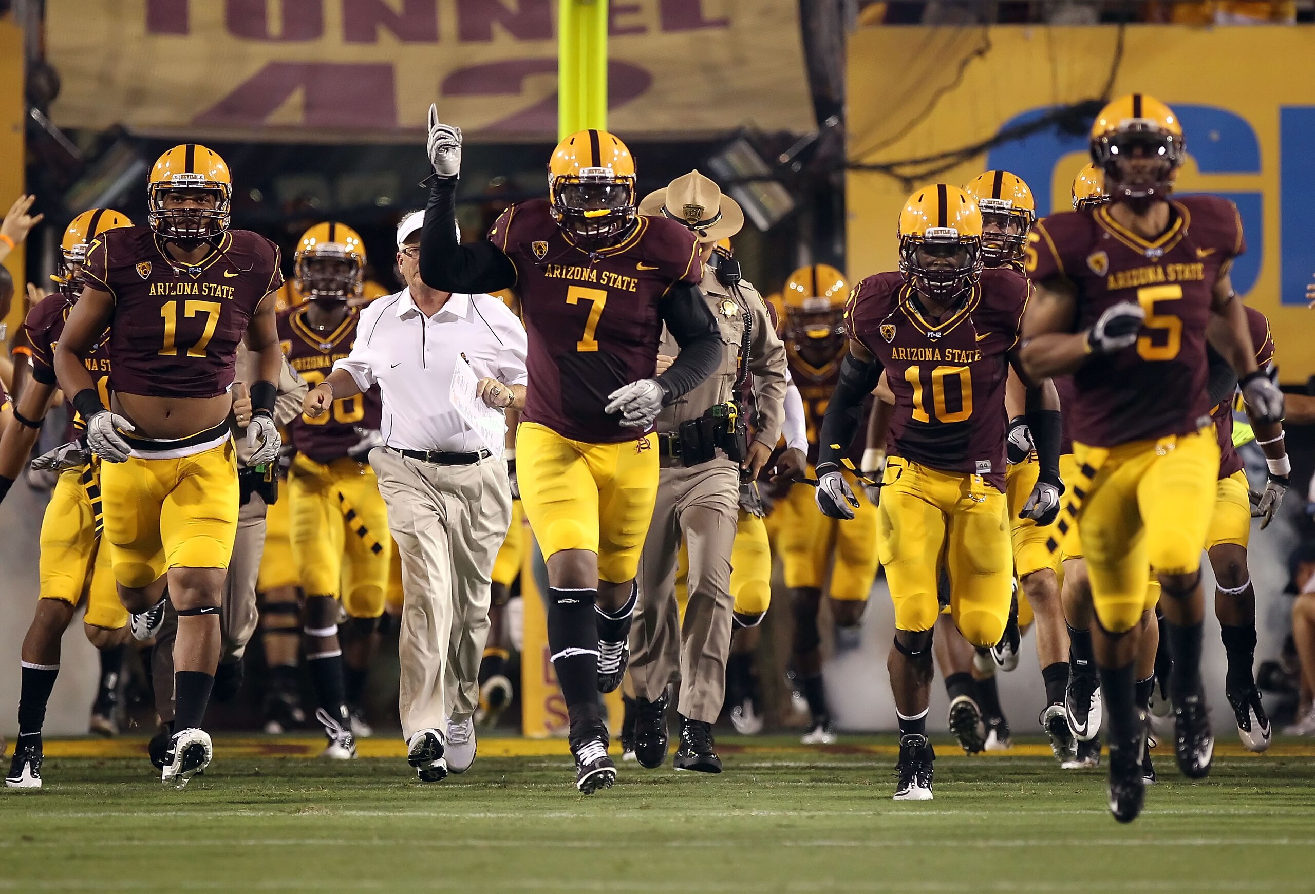 TEMPE, AZ - SEPTEMBER 04:  Vontaze Burfict #7 of the Arizona State Sun Devils runs onto the field before the college football game against the Portland State Vikings at Sun Devil Stadium on September 4, 2010 in Tempe, Arizona.  The Sun Devils defeated the