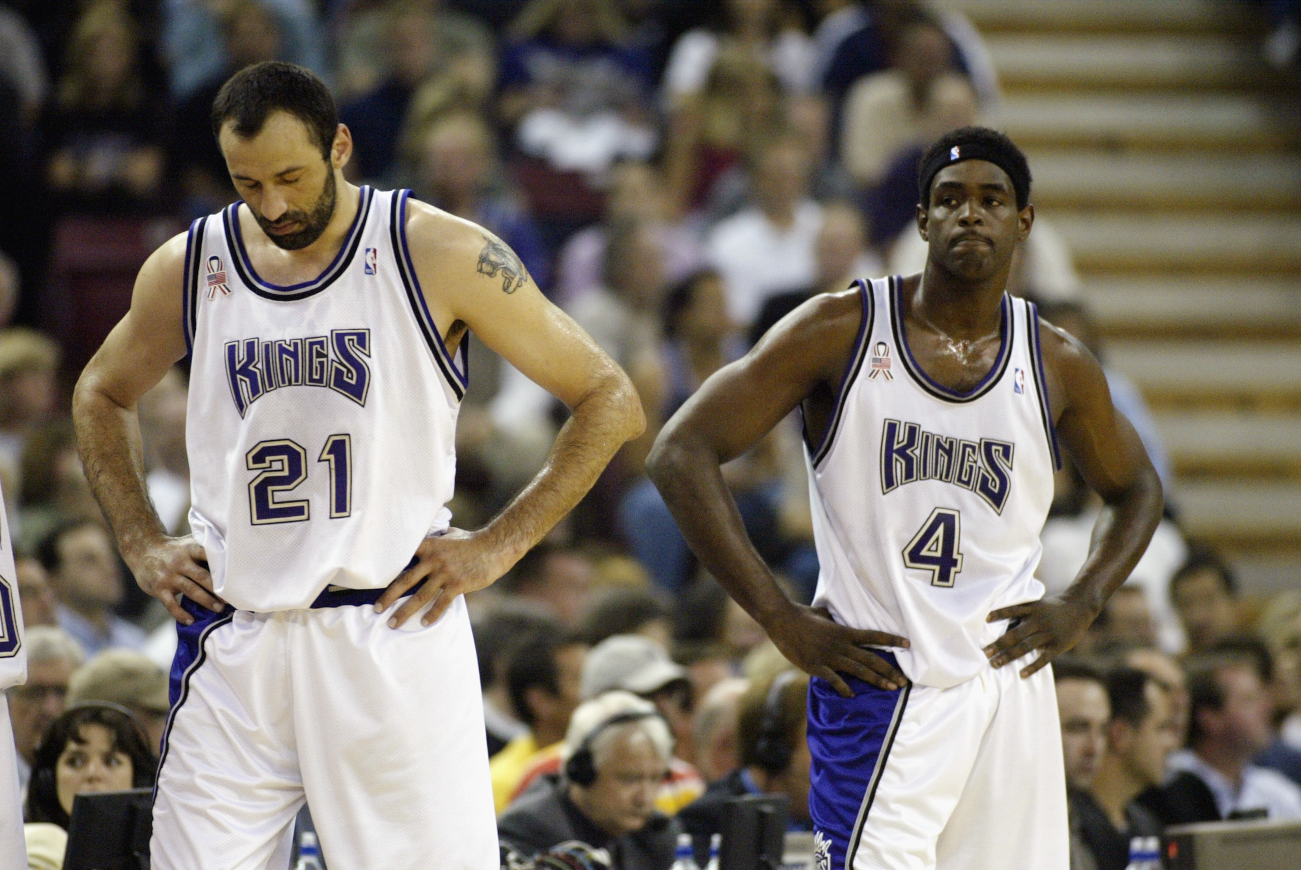 SACRAMENTO, CA - MAY 20:  Vlade Divac #21 and Chris Webber #4 of the Sacramento Kings during Game two of the Western Conference Finals against the Los Angeles Lakers during the 2002 NBA Playoffs at Arco Arena in Sacramento, California on May 20, 2002.  Th