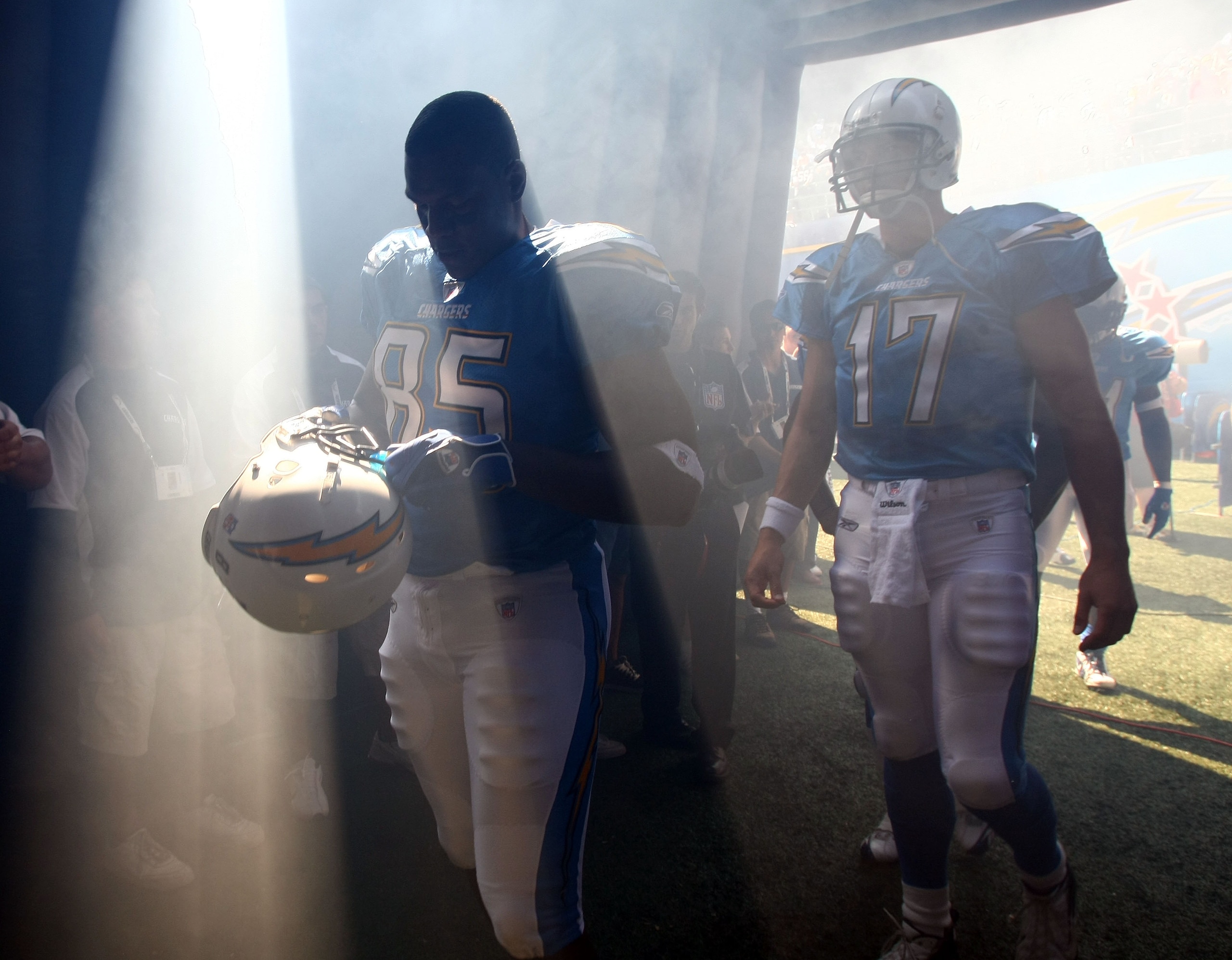 SAN DIEGO - OCTOBER 14:  Tight End Antonio Gates #85 and Philip Rivers #17 of the San Diego Chargers walk through the tunnel prior to their game against the Oakland Raiders on October 14, 2007 at Qualcomm Stadium in San Diego, California.  (Photo by Donal