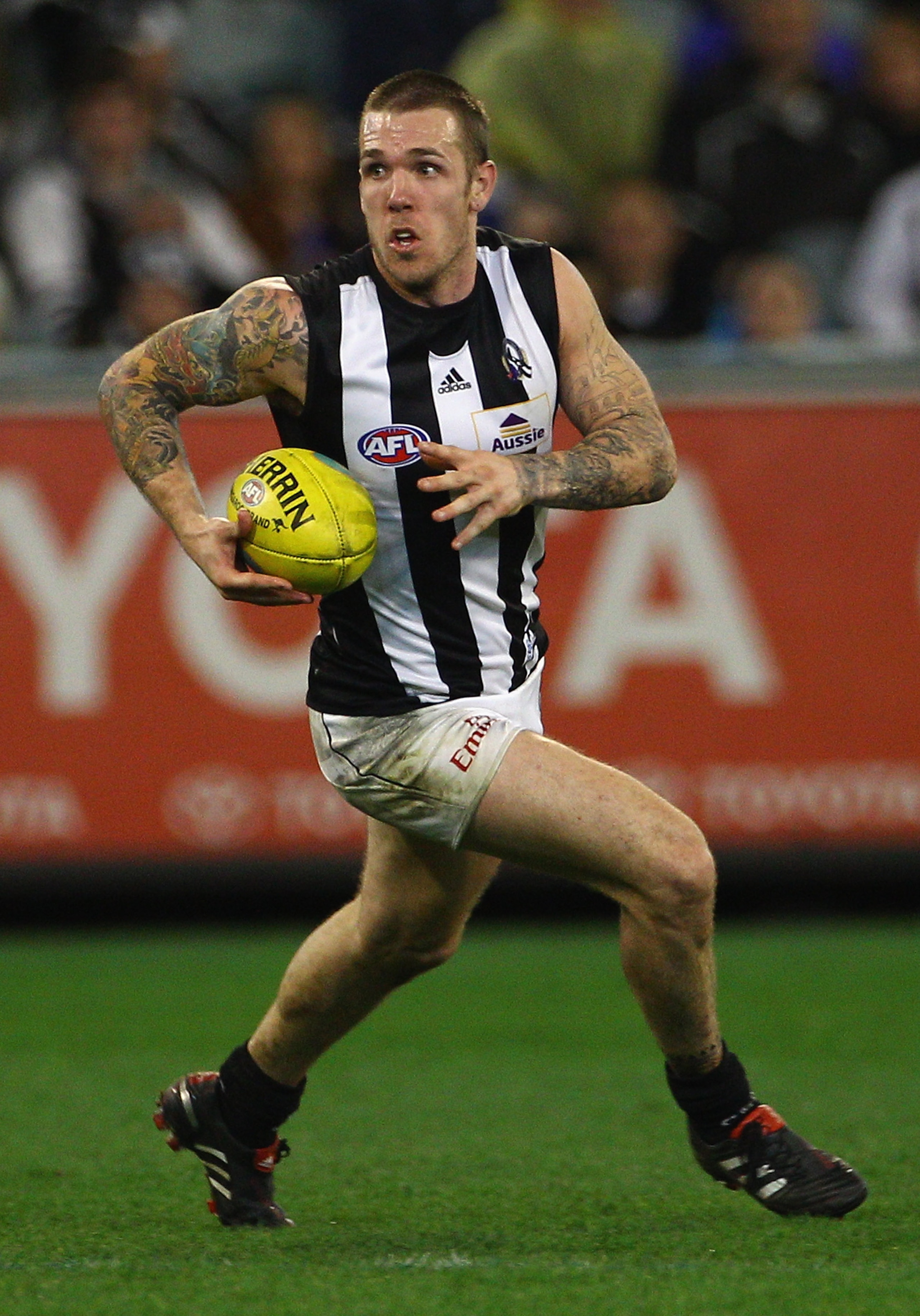 MELBOURNE, AUSTRALIA - SEPTEMBER 04: Dane Swan of the Magpies runs down the wing during the AFL First Qualifying Final match between the Collingwood Magpies and the Western Bulldogs at Melbourne Cricket Ground on September 4, 2010 in Melbourne, Australia MELBOURNE, AUSTRALIA - SEPTEMBER 04: Dane Swan of the Magpies runs down the wing during the AFL First Qualifying Final match between the Collingwood Magpies and the Western Bulldogs at Melbourne Cricket Ground on September 4, 2010 in Melbourne, Australia