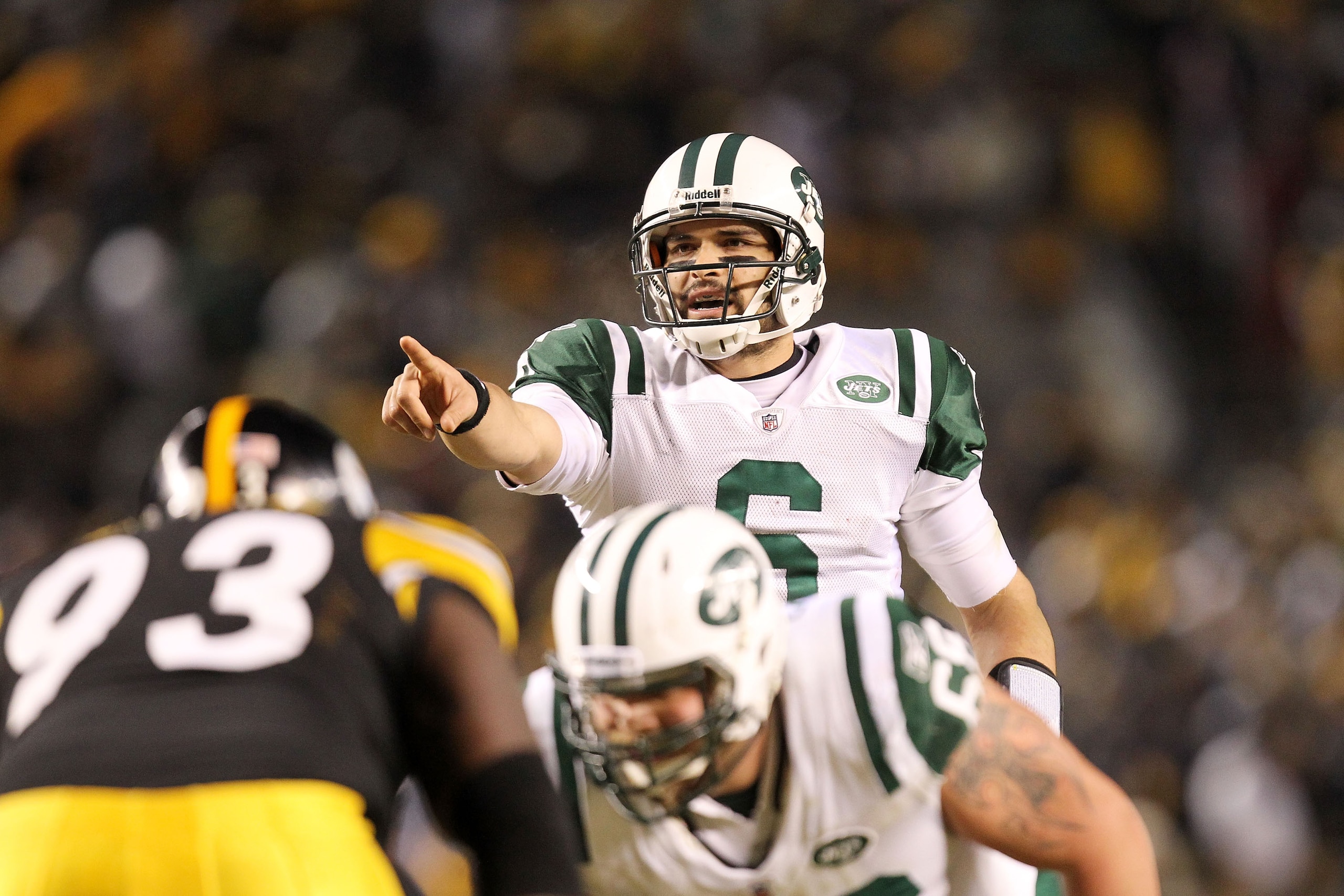 PITTSBURGH, PA - JANUARY 23:  Mark Sanchez #6 of the New York Jets calls a play during their 19 to 24 loss to the Pittsburgh Steelers in the 2011 AFC Championship game at Heinz Field on January 23, 2011 in Pittsburgh, Pennsylvania.  (Photo by Ronald Marti