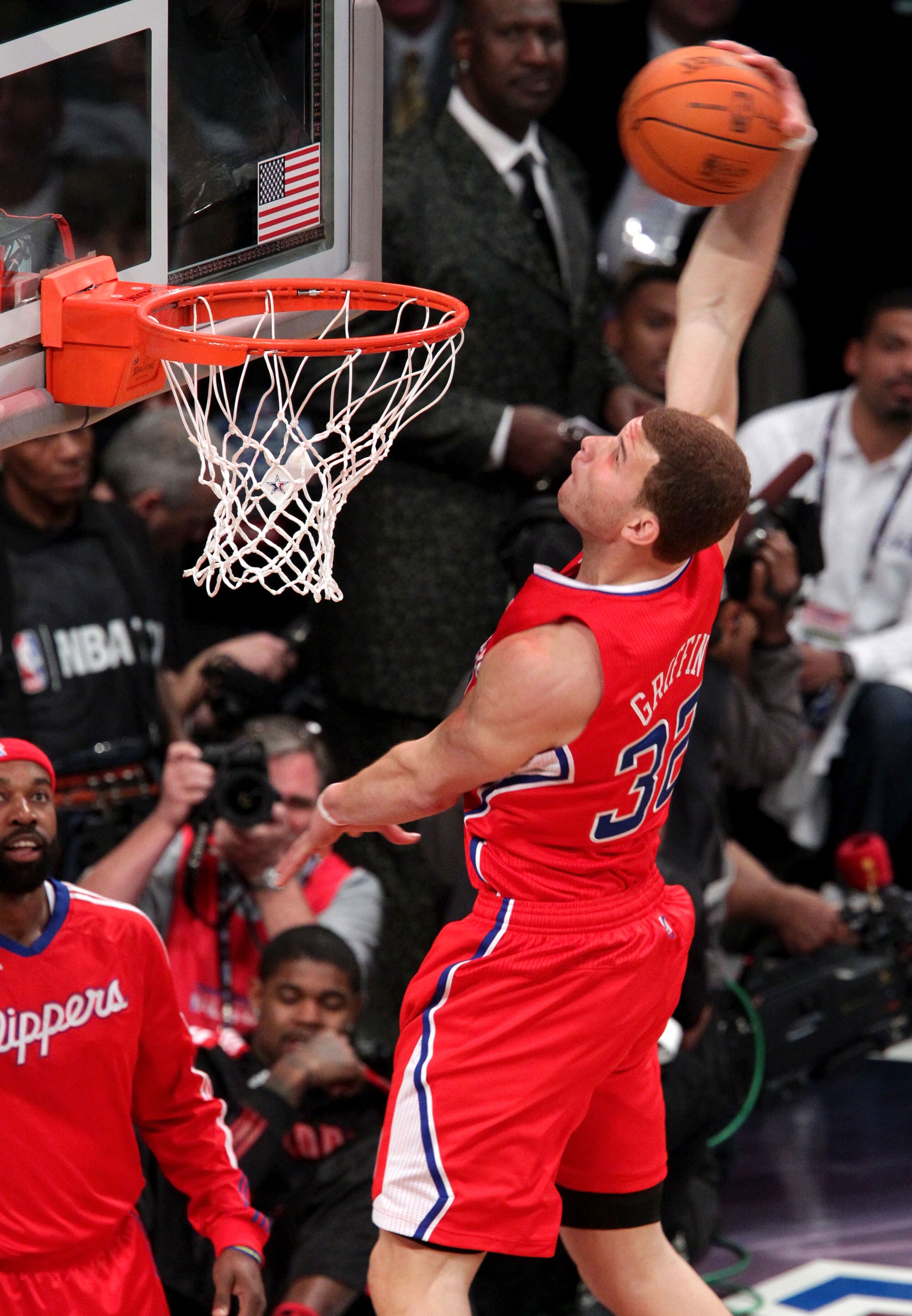 LOS ANGELES, CA - FEBRUARY 19:  Blake Griffin #32 of the Los Angeles Clippers dunks the ball over a car in the final round of the Sprite Slam Dunk Contest apart of NBA All-Star Saturday Night at Staples Center on February 19, 2011 in Los Angeles, Californ
