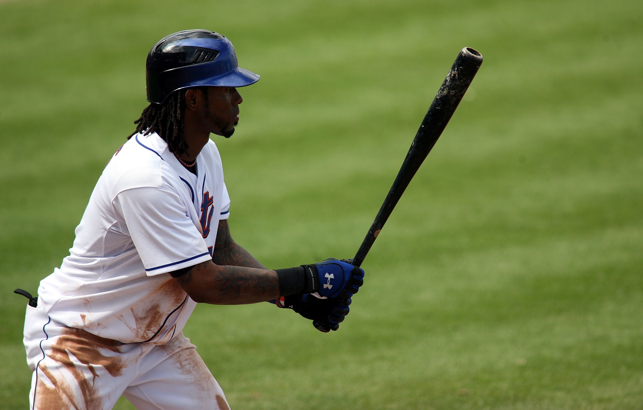 PORT ST. LUCIE, FL - MARCH 03:  Shortstop Jose Reyes #7 of the New York Mets bats against the St. Louis Cardinals stealing second base at Digital Domain Park on March 3, 2011 in Port St. Lucie, Florida.  (Photo by Marc Serota/Getty Images)