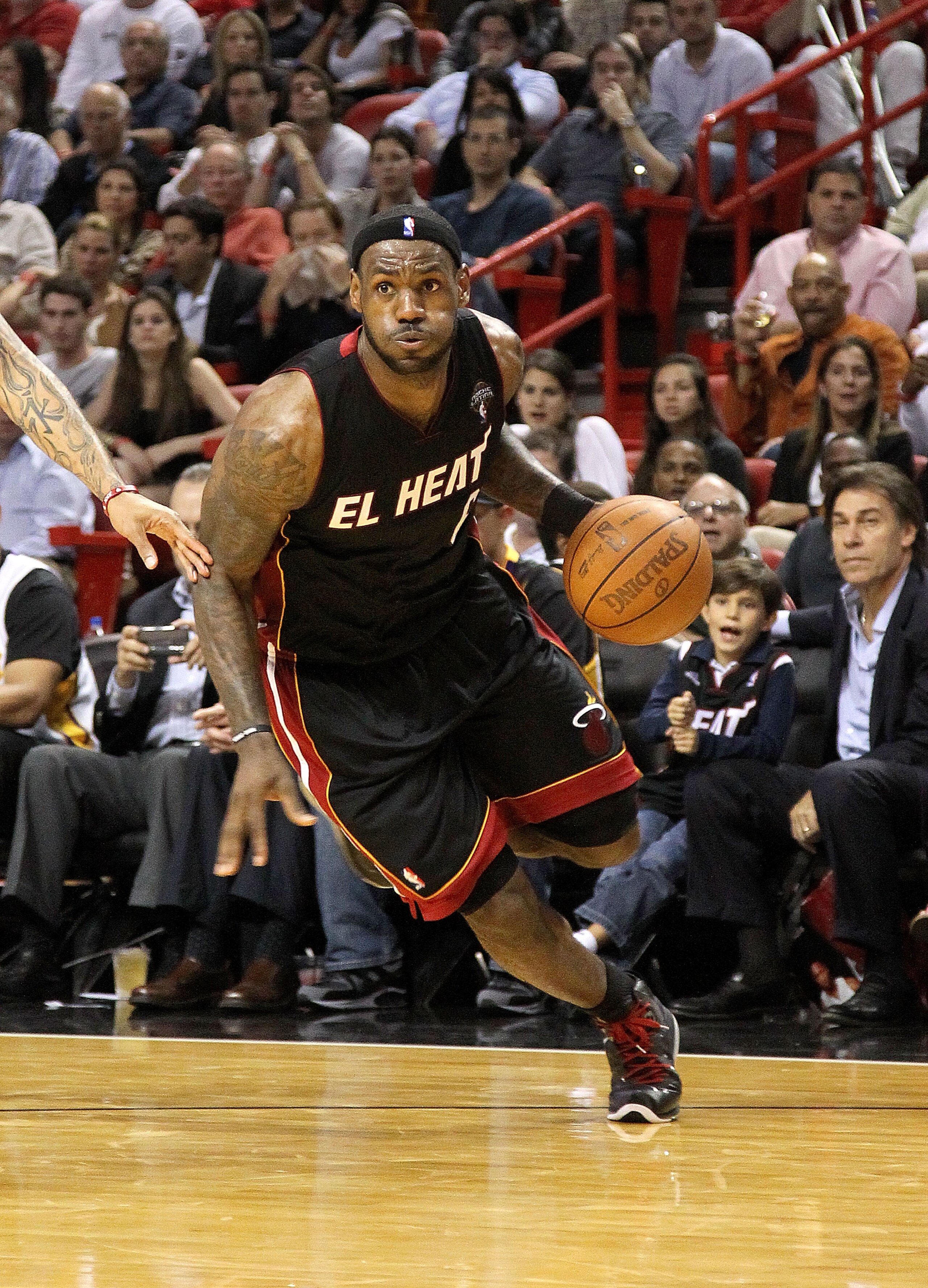 MIAMI, FL - MARCH 10:  LeBron James #6 of the Miami Heat drives to the basket during a game against  the Los Angeles Lakers at American Airlines Arena on March 10, 2011 in Miami, Florida. NOTE TO USER: User expressly acknowledges and agrees that, by downl