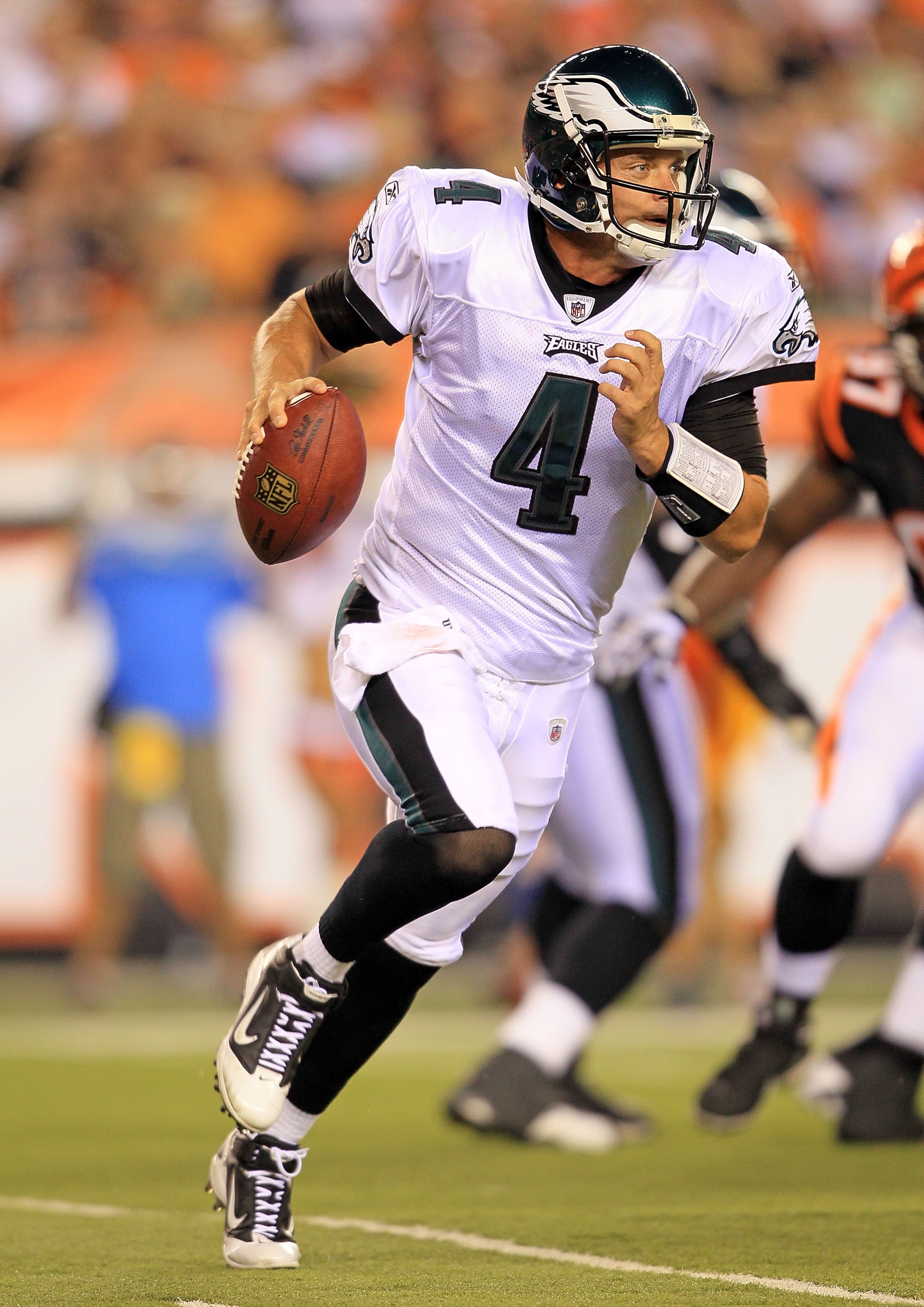 CINCINNATI - AUGUST 20:  Kevin Kolb #4 of the Philadelphia Eagles runs with the ball during the NFL preseason game against the Cincinnati Bengals at Paul Brown Stadium on August 20, 2010 in Cincinnati, Ohio.  (Photo by Andy Lyons/Getty Images)