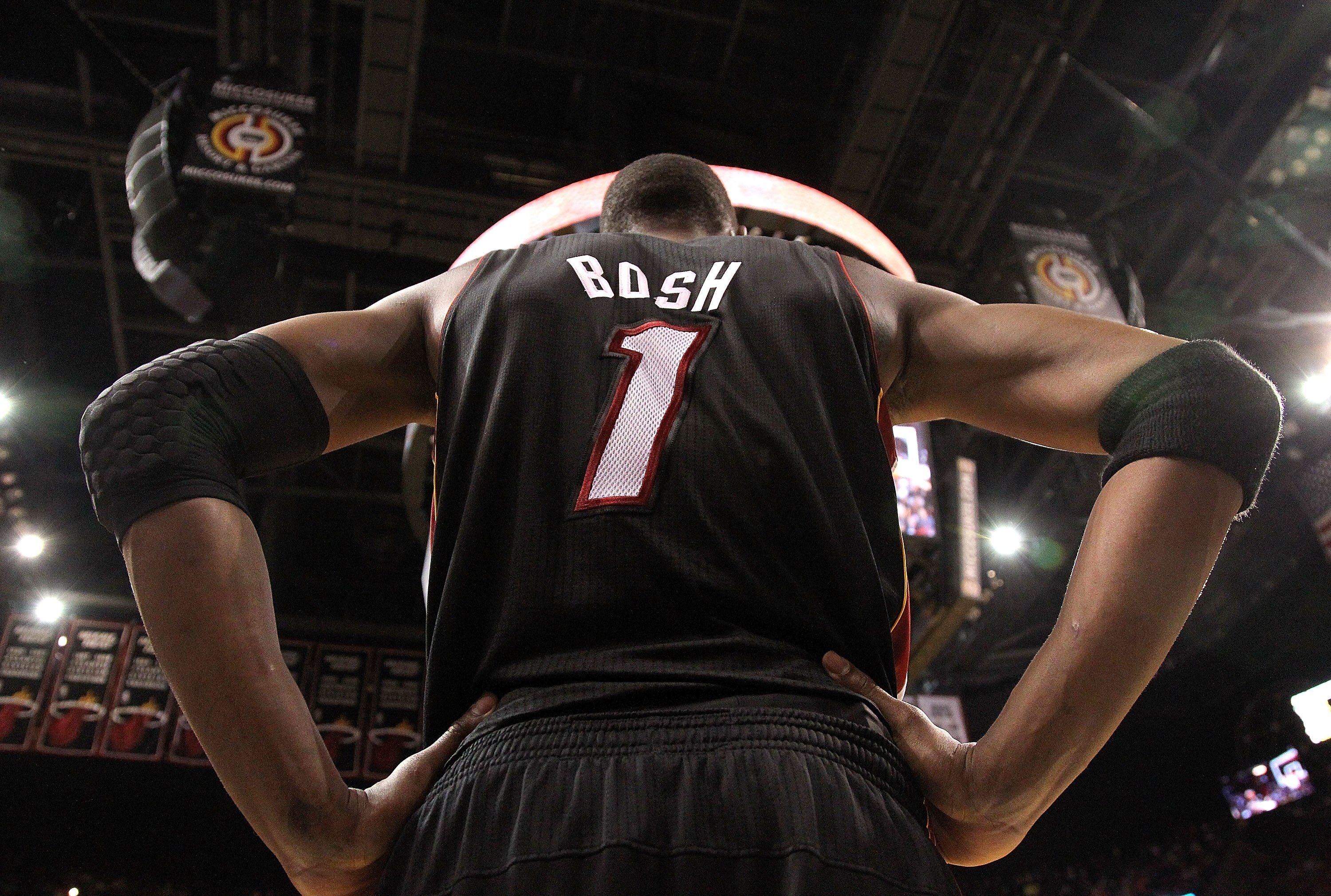 MIAMI, FL - MARCH 10: Chris Bosh #1  of the Miami Heat inbounds the ball during a game against  the Los Angeles Lakers at American Airlines Arena on March 10, 2011 in Miami, Florida. NOTE TO USER: User expressly acknowledges and agrees that, by downloadin