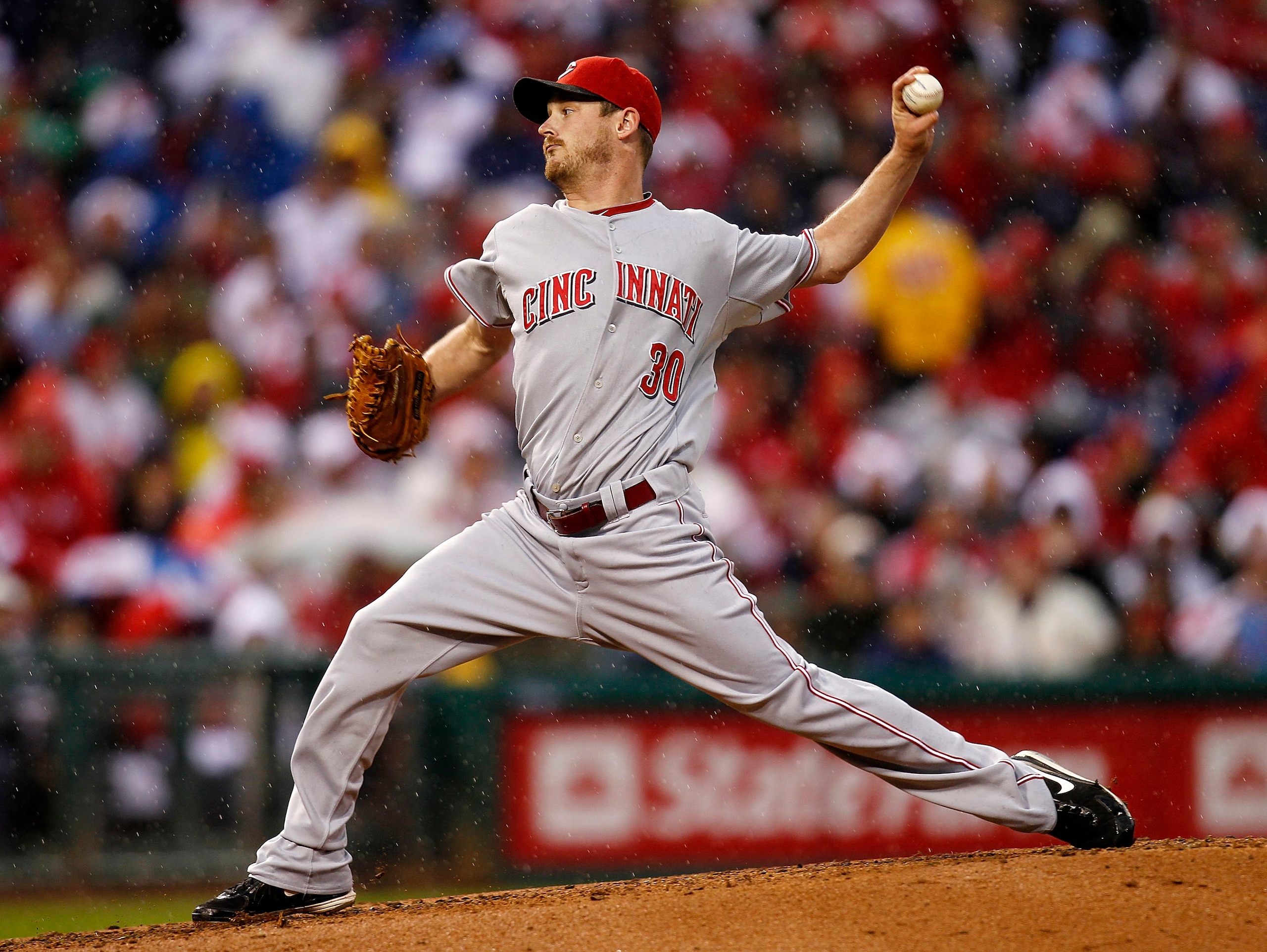 PHILADELPHIA - OCTOBER 06:  Travis Wood #30 of the Cincinnati Reds delivers in Game 1 of the NLDS against the Philadelphia Phillies at Citizens Bank Park on October 6, 2010 in Philadelphia, Pennsylvania.  (Photo by Jeff Zelevansky/Getty Images)