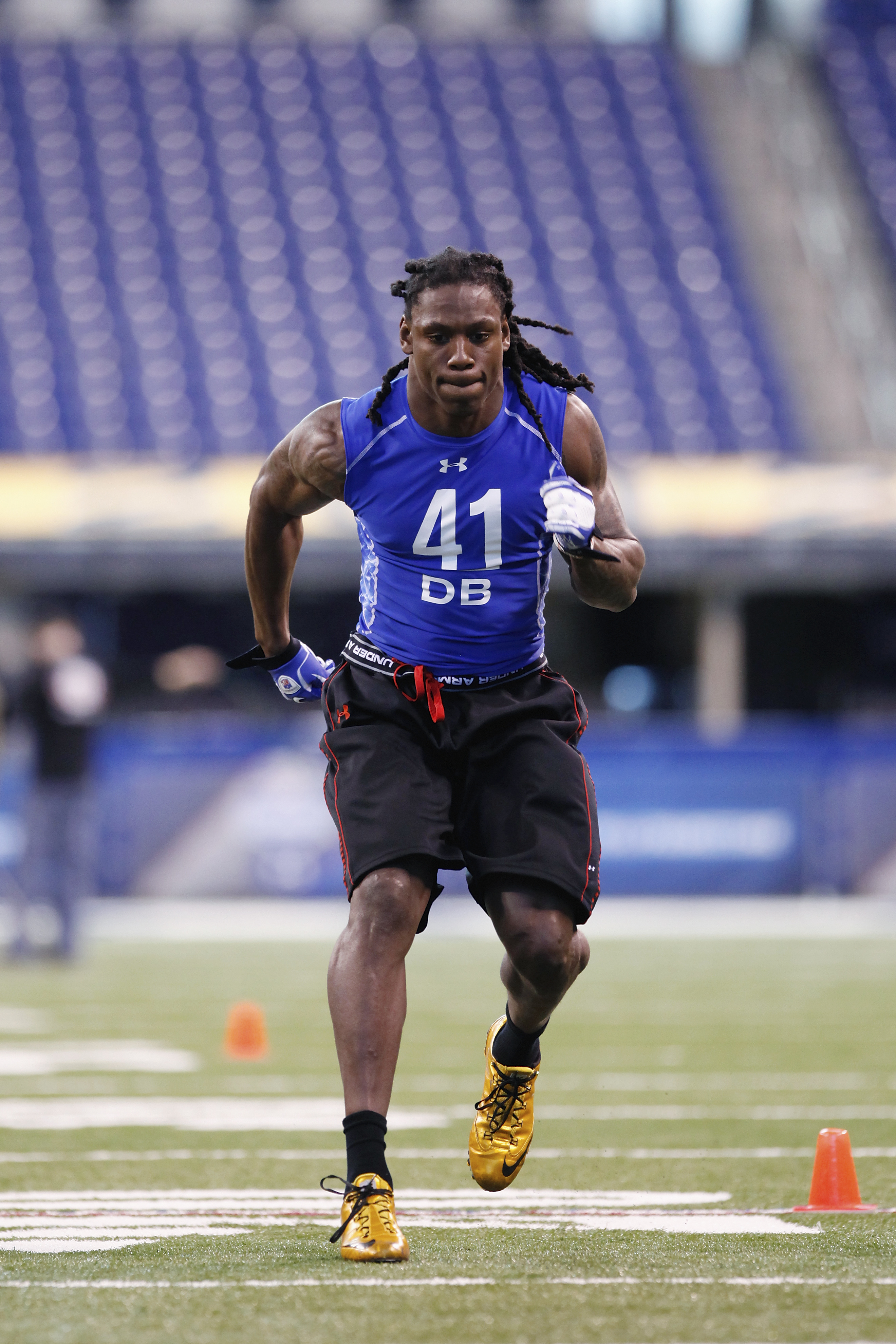 INDIANAPOLIS, IN - MARCH 1: Defensive back Robert Sands #41 of West Virginia works out during the 2011 NFL Scouting Combine at Lucas Oil Stadium on February 28, 2011 in Indianapolis, Indiana. (Photo by Joe Robbins/Getty Images)