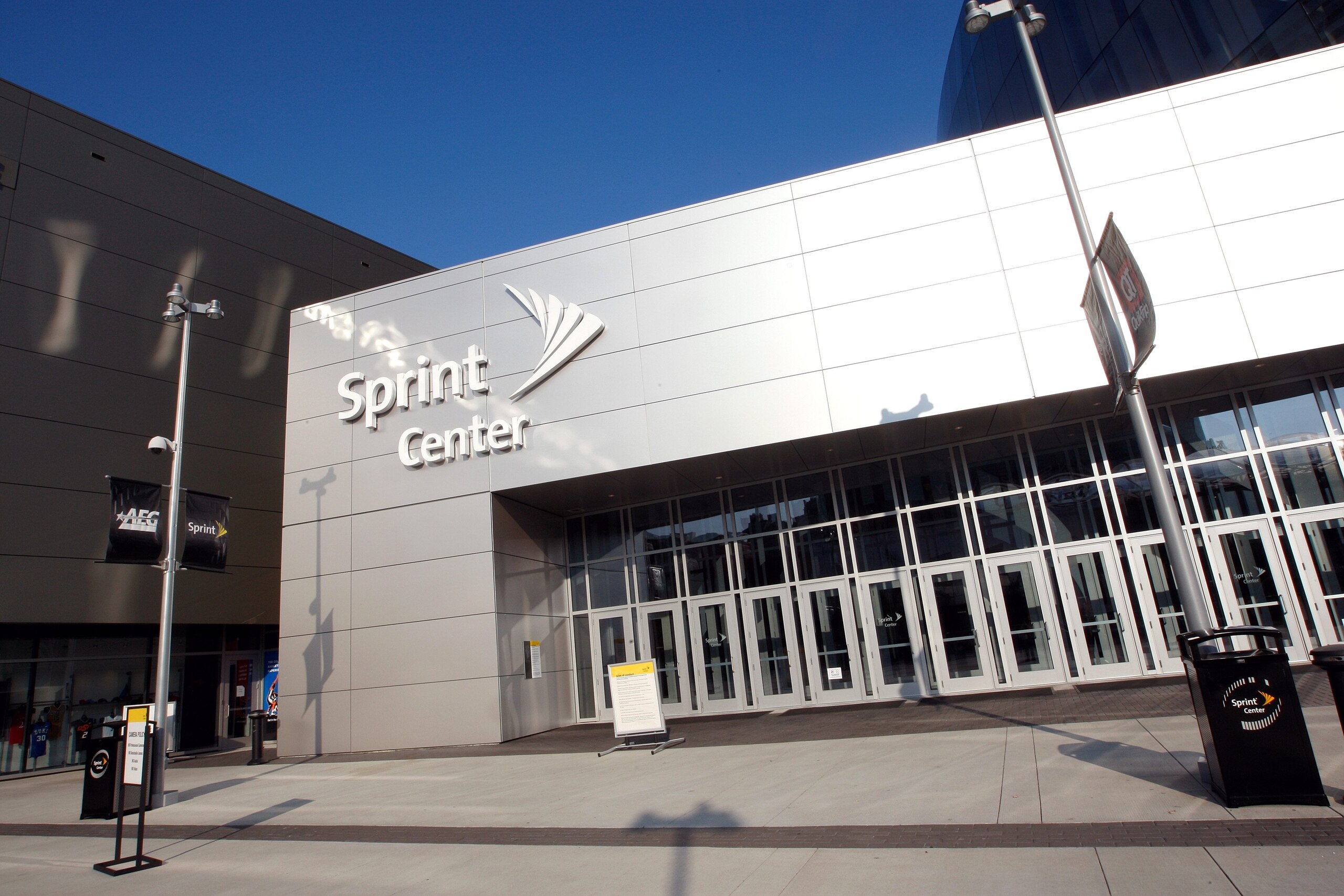 KANSAS CITY, MO - SEPTEMBER 22:  A general exterior view of the Sprint Center prior to a preseason game between the St. Louis Blues and the Los Angeles Kings on September 22, 2008 at the Sprint Center in Kansas City, Missouri. The Kings defeated the Blues