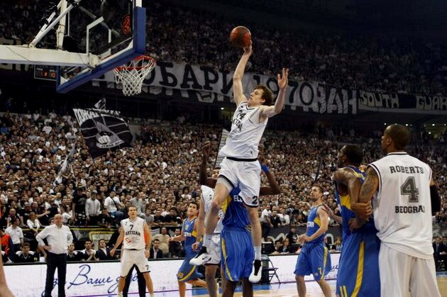 http://www.in-the-game.org/wp-content/uploads/2010/04/vesely_dunk.jpg