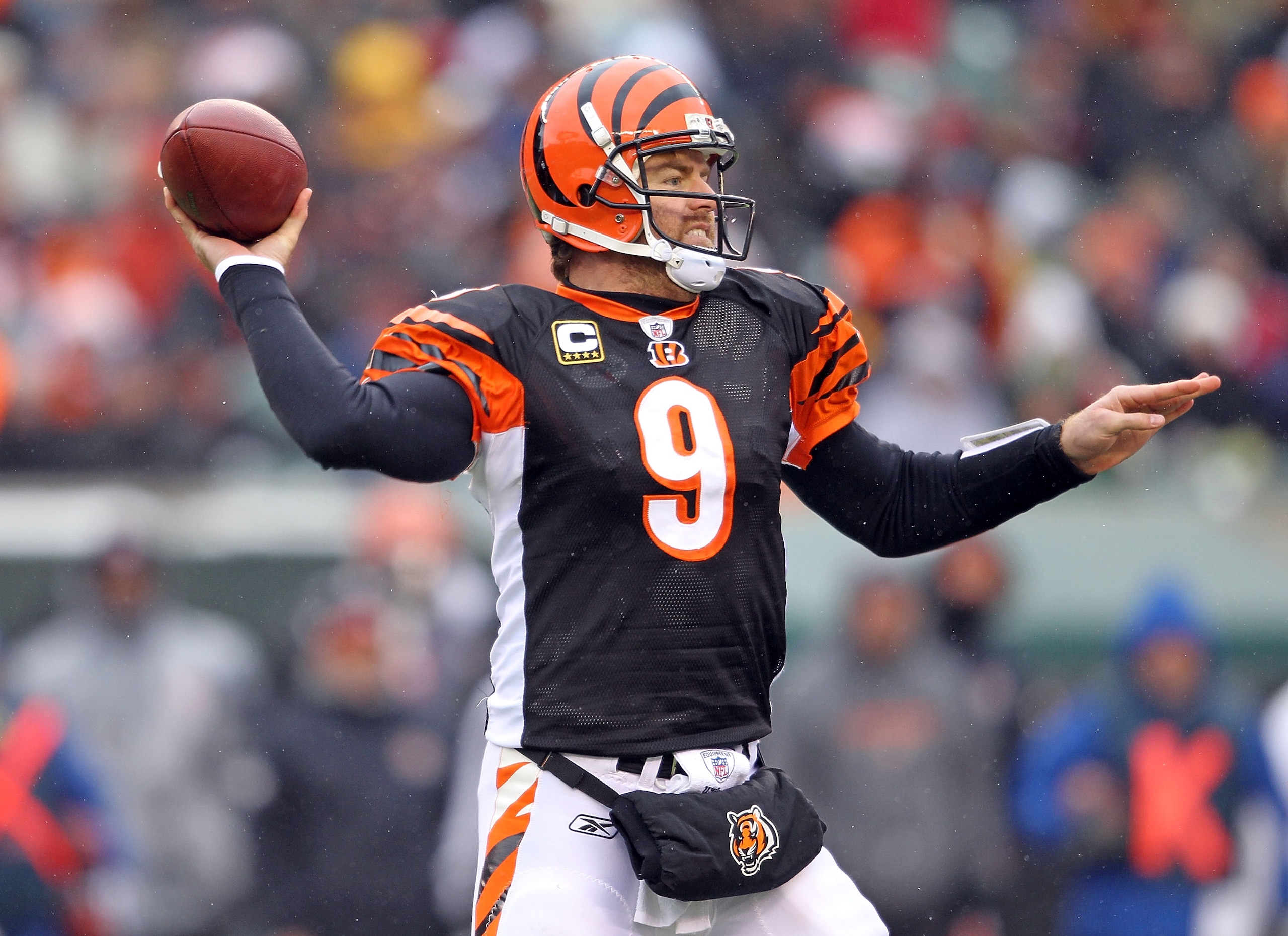 CINCINNATI, OH - DECEMBER 05:  Carson Palmer #9 of the Cincinnati Bengals throws a pass during the NFL game against the New Orleans Saints at Paul Brown Stadium on December 5, 2010 in Cincinnati, Ohio.  The Saints won 34-30.  (Photo by Andy Lyons/Getty Im