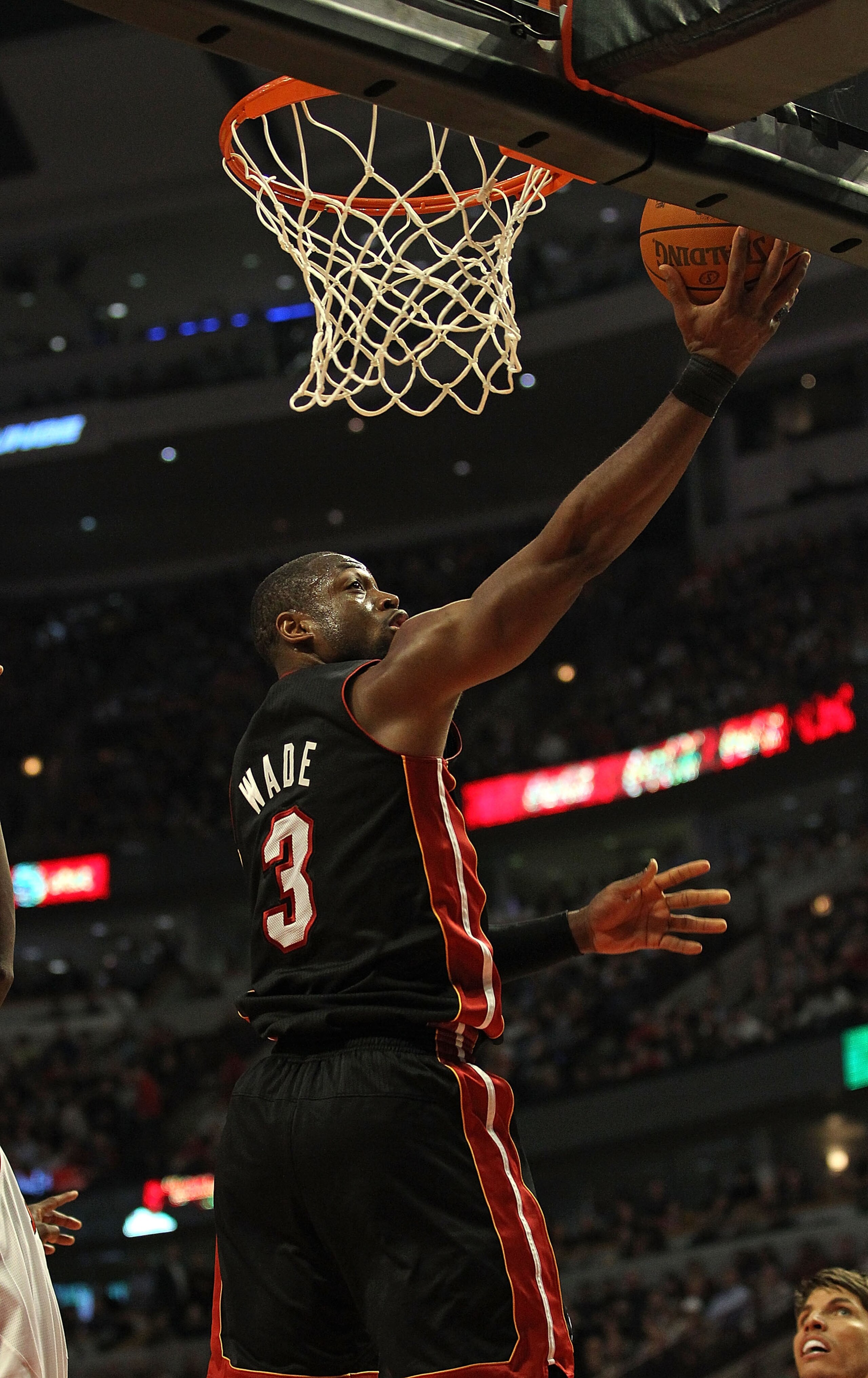 CHICAGO, IL - FEBRUARY 24: Dwyane Wade #3 of the Miami Heat puts up a shot against the Chicago Bulls at the United Center on February 24, 2011 in Chicago, Illinois. The Bulls defeated the Heat 93-89. NOTE TO USER: User expressly acknowledges and agrees th