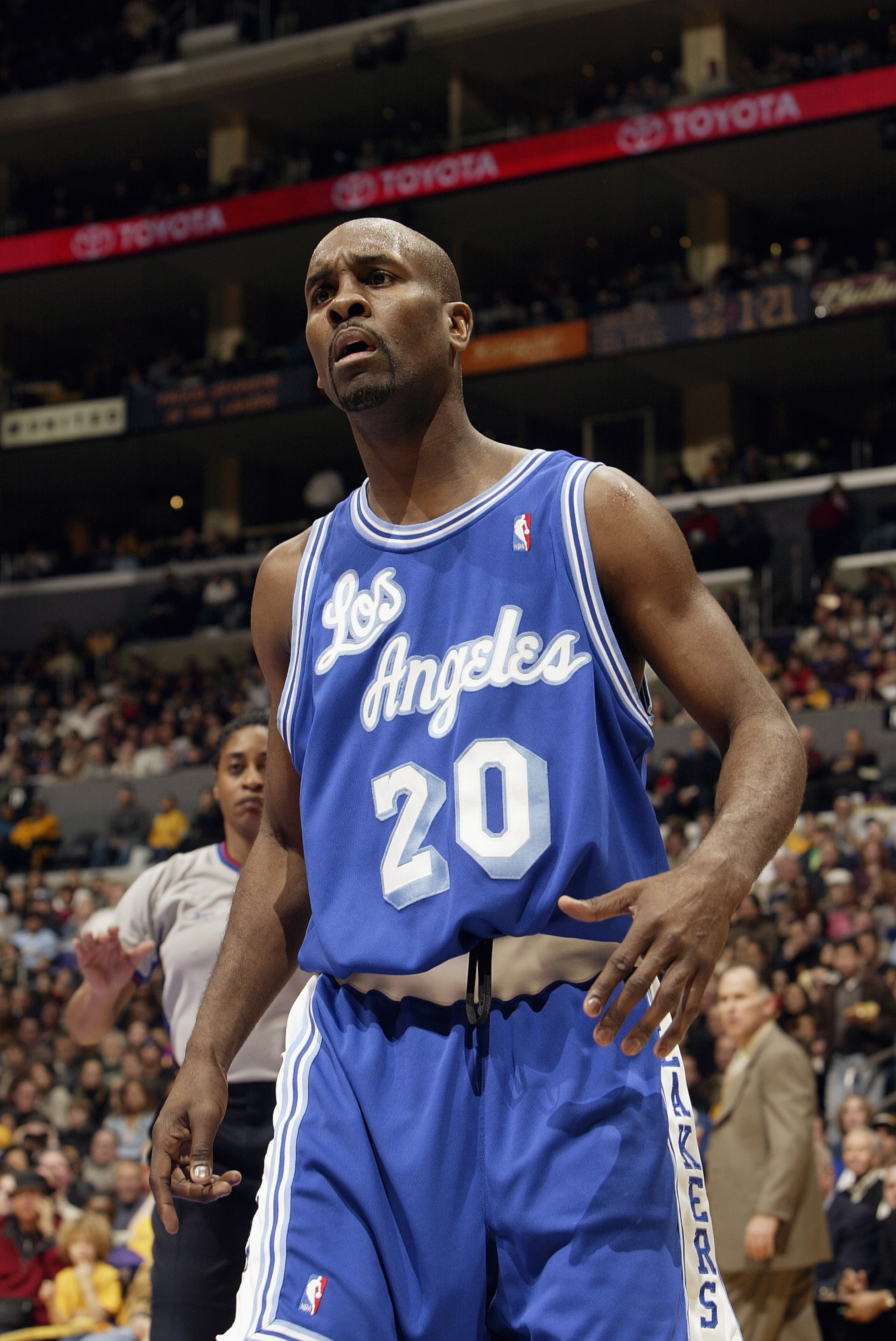 LOS ANGELES - DECEMBER 28: Gary Payton #20 of the Los Angeles Lakers on the court during the game against the Boston Celtics at Staples Center on December 28, 2003 in Los Angeles, California. The Lakers won 105-82. NOTE TO USER: User expressly acknowle LOS ANGELES - DECEMBER 28: Gary Payton #20 of the Los Angeles Lakers on the court during the game against the Boston Celtics at Staples Center on December 28, 2003 in Los Angeles, California. The Lakers won 105-82. NOTE TO USER: User expressly acknowle