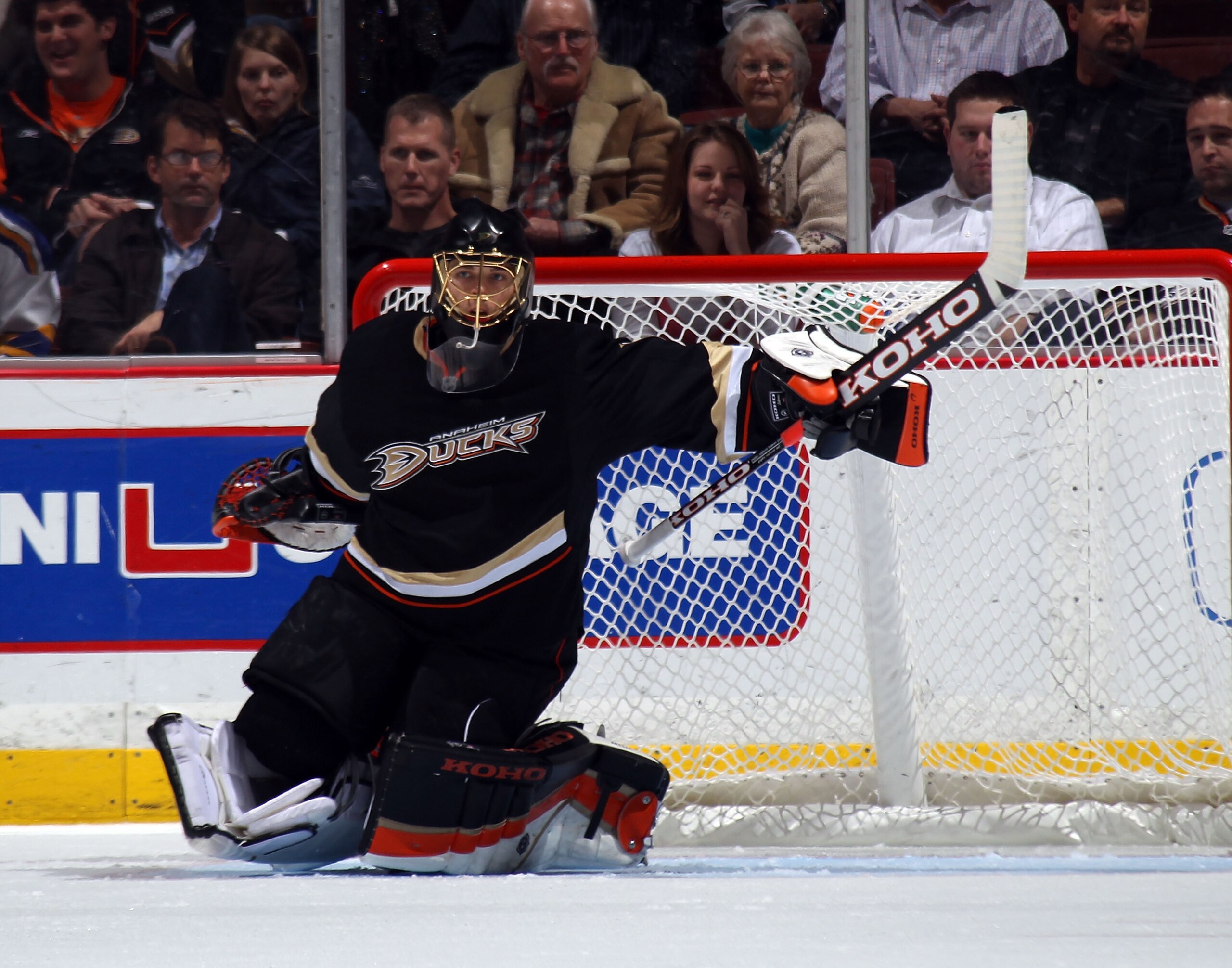 ANAHEIM, CA - JANUARY 12:  Jonas Hiller #1 of the Anaheim Ducks tends net against the St. Louis Blues at the Honda Center on January 12, 2011 in Anaheim, California.  (Photo by Bruce Bennett/Getty Images)