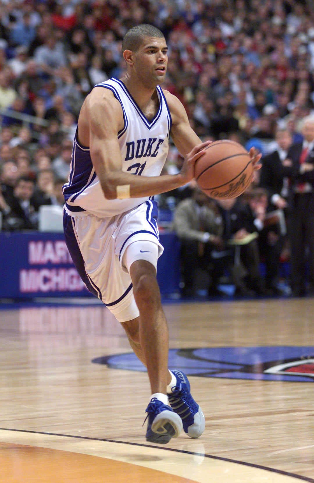 2 Apr 2001:  Shane Battier #31 of Duke looks for an open pass against the Arizona defense during the NCAA National Championship Game of the Men's Final Four tournament at the Metrodome in Minneapolis, Minnesota.  DIGITAL IMAGE. Mandatory Credit: Brian Bah