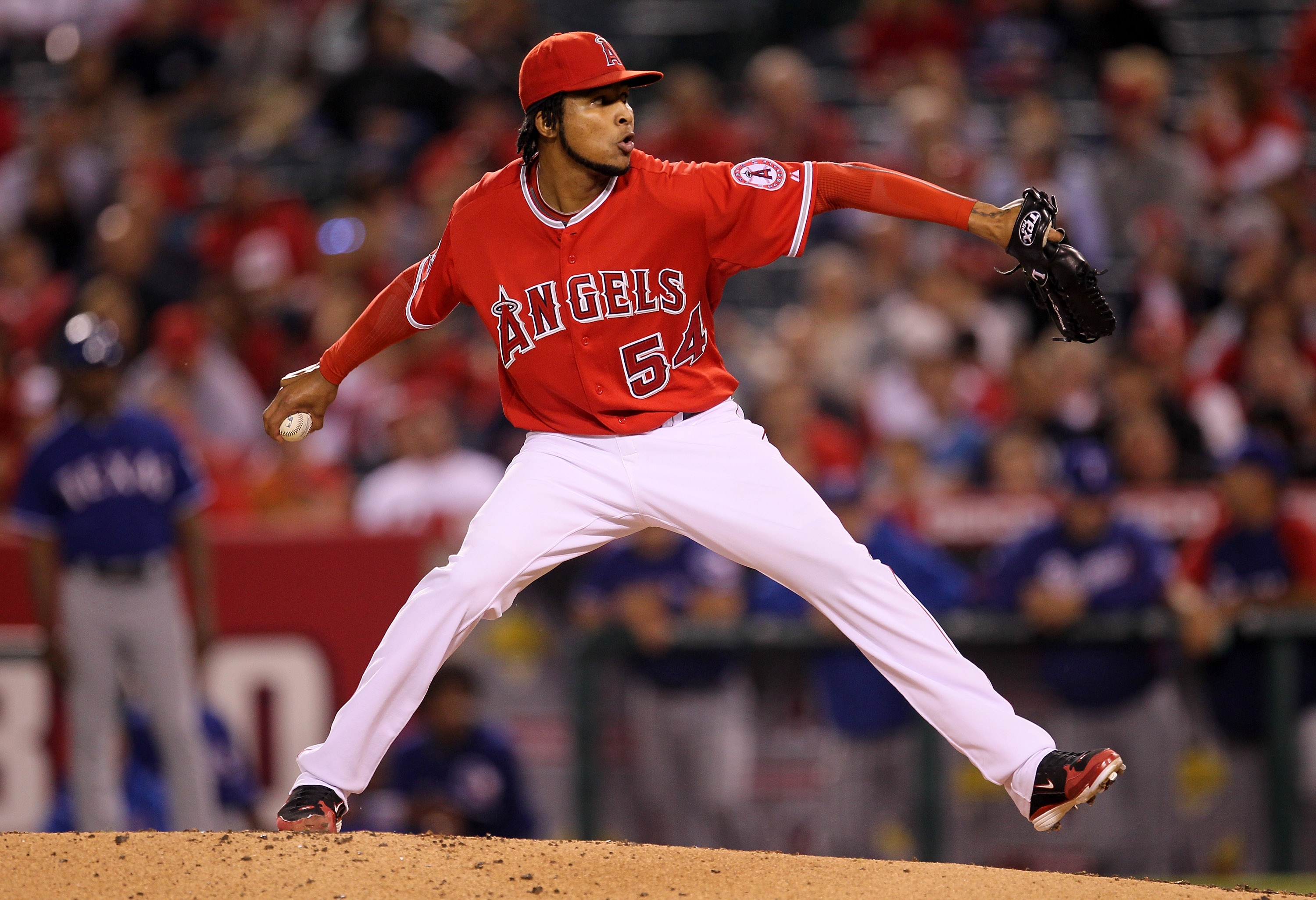ANAHEIM, CA - SEPTEMBER 21:  Ervin Santana #54 of the Los Angeles Angels of Anaheim throws a pitch against the Texas Rangers on September 21, 2010 at Angel Stadium in Anaheim, California.  (Photo by Stephen Dunn/Getty Images)