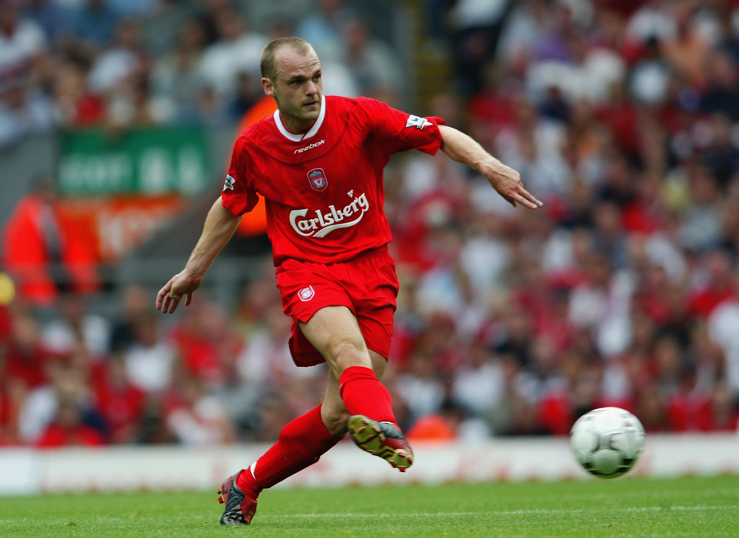 LIVERPOOL - AUGUST 17:  Danny Murphy of Liverpool lays the ball off during the FA Barclaycard Premiership match between Liverpool and Chelsea on August 17, 2003 at Anfield in Liverpool, England.  Chelsea won the match 2-1.  (Photo by Laurence Griffiths/Ge