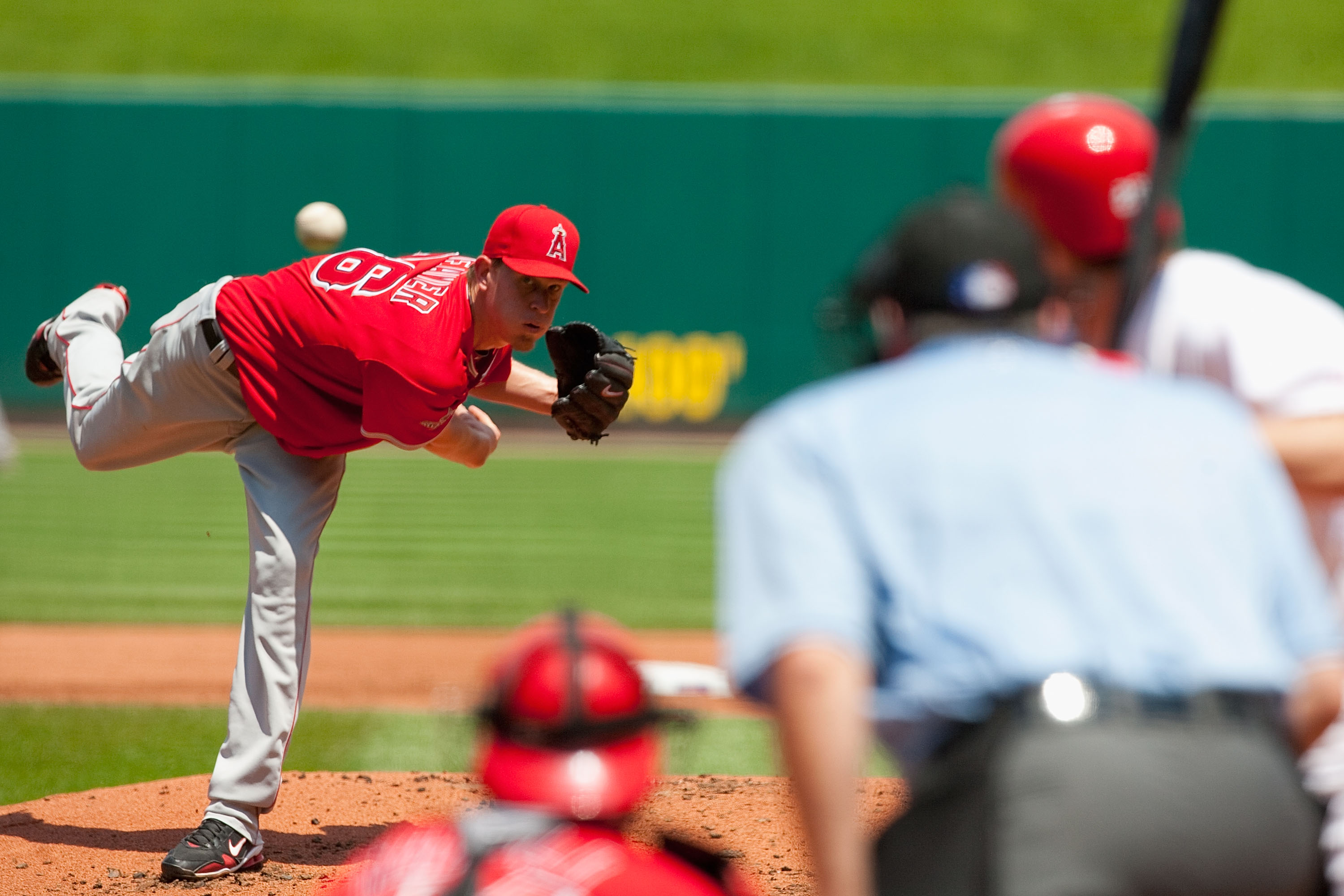 C.J. Cron homers twice, Jered Weaver is solid as Angels top Reds for fourth  straight win – Orange County Register