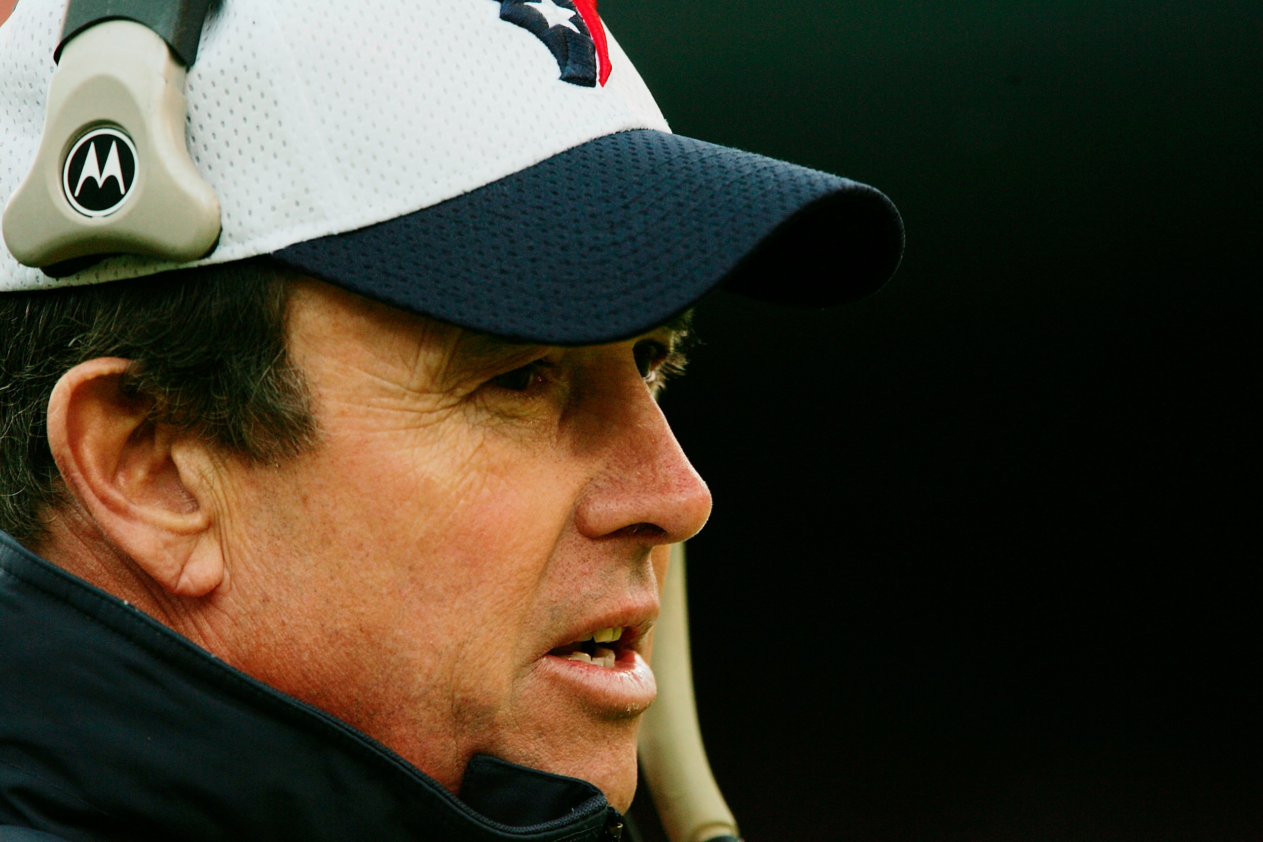 SAN FRANCISCO - JANUARY 1: Head coach Dom Capers of the Houston Texans looks on during the game against the San Francisco 49ers at Monster Park January 1, 2005 in San Francisco, California. (Photo by Stephen Dunn/Getty Images) SAN FRANCISCO - JANUARY 1: Head coach Dom Capers of the Houston Texans looks on during the game against the San Francisco 49ers at Monster Park January 1, 2005 in San Francisco, California. (Photo by Stephen Dunn/Getty Images)