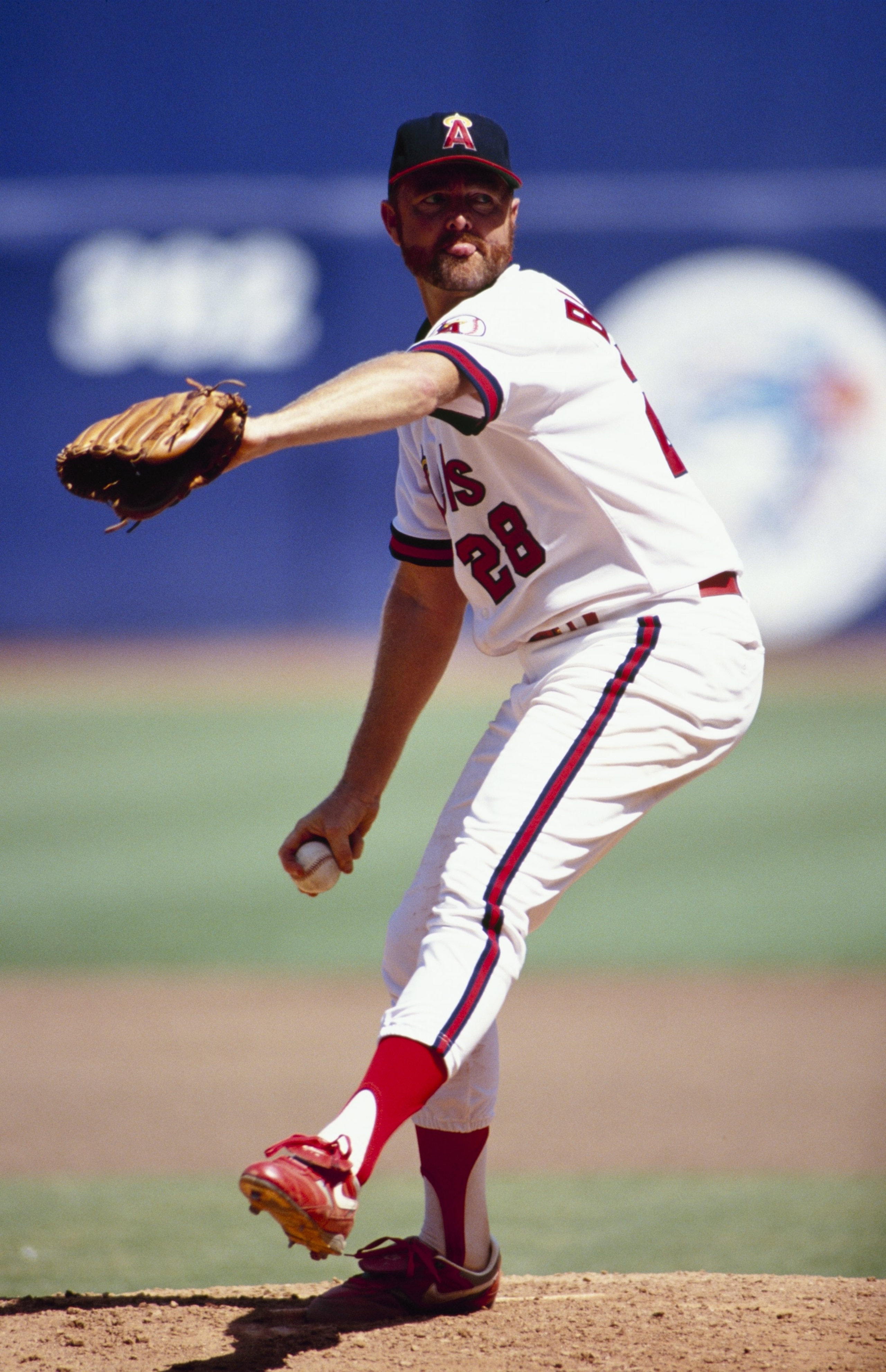 ANAHEIM, CA - SEPTEMBER 6:  Bert Blyleven #28 of the California Angels pitches during the game against the Baltimore Orioles at Anaheim Stadium on September 6, 1992 in Anaheim, California. (Photo by Ken Levine/Getty Images)