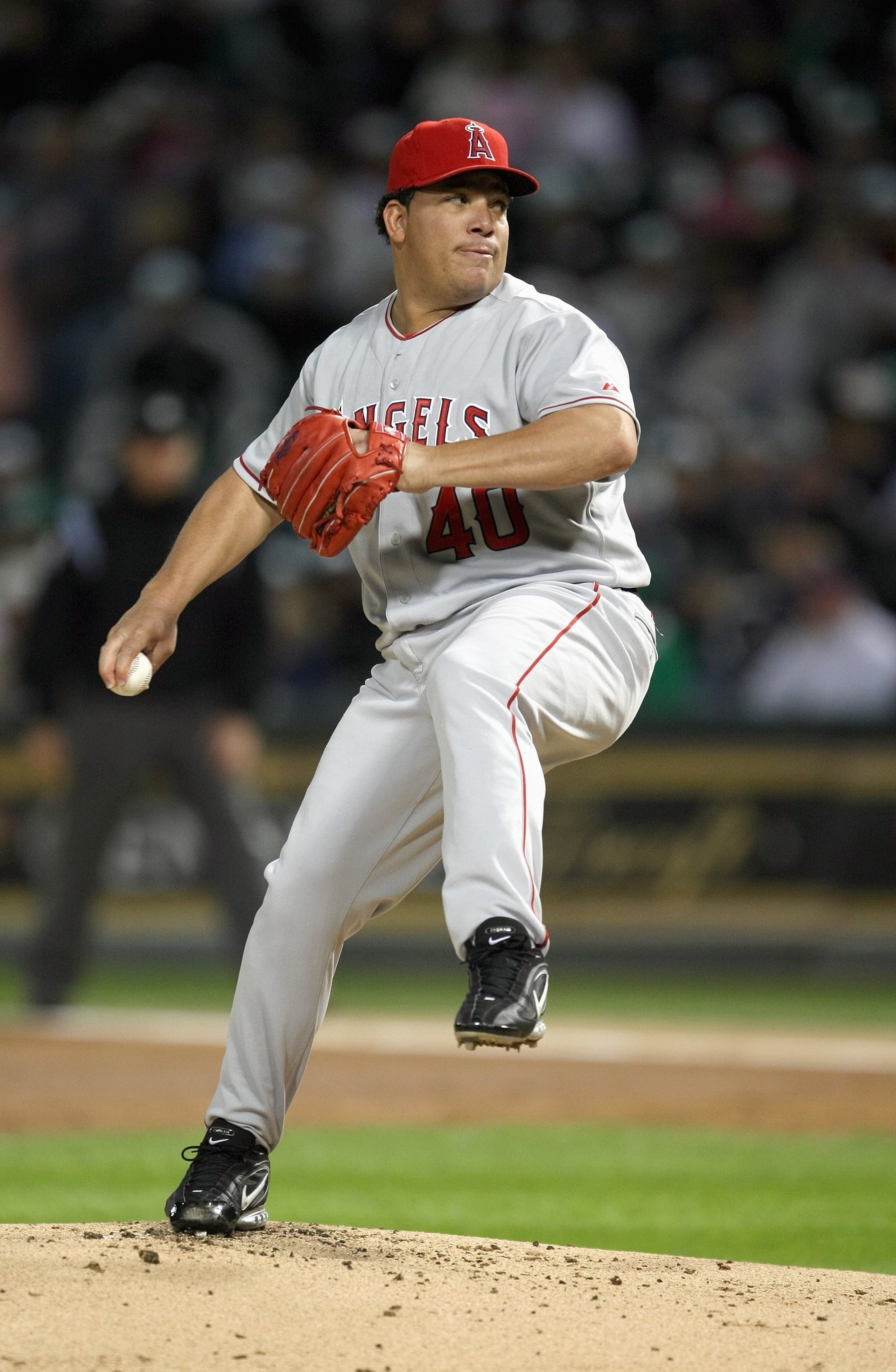 CHICAGO - SEPTEMBER 14: Starting pitcher Bartolo Colon #40 of the Los Angeles Angels of Anaheim delivers the ball against the Chicago White Sox on September 14, 2007 at U.S. Cellular Field in Chicago, Illinois. (Photo by Jonathan Daniel/Getty Images)