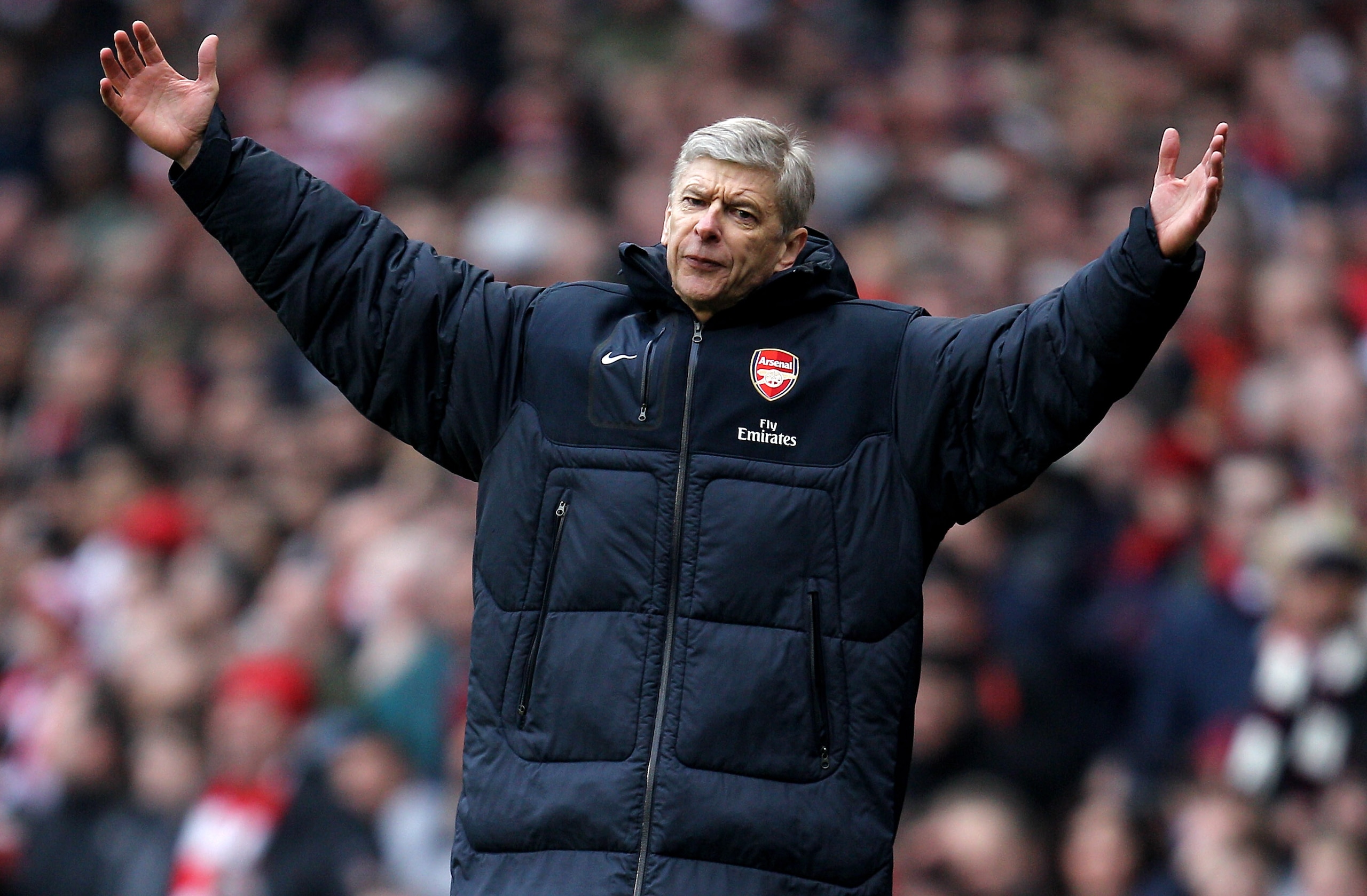 LONDON, ENGLAND - MARCH 05:  Manager Arsene Wenger shows his frustration during the Barclays Premier League match between Arsenal and Sunderland at Emirates Stadium on March 5, 2011 in London, England.  (Photo by Paul Gilham/Getty Images)