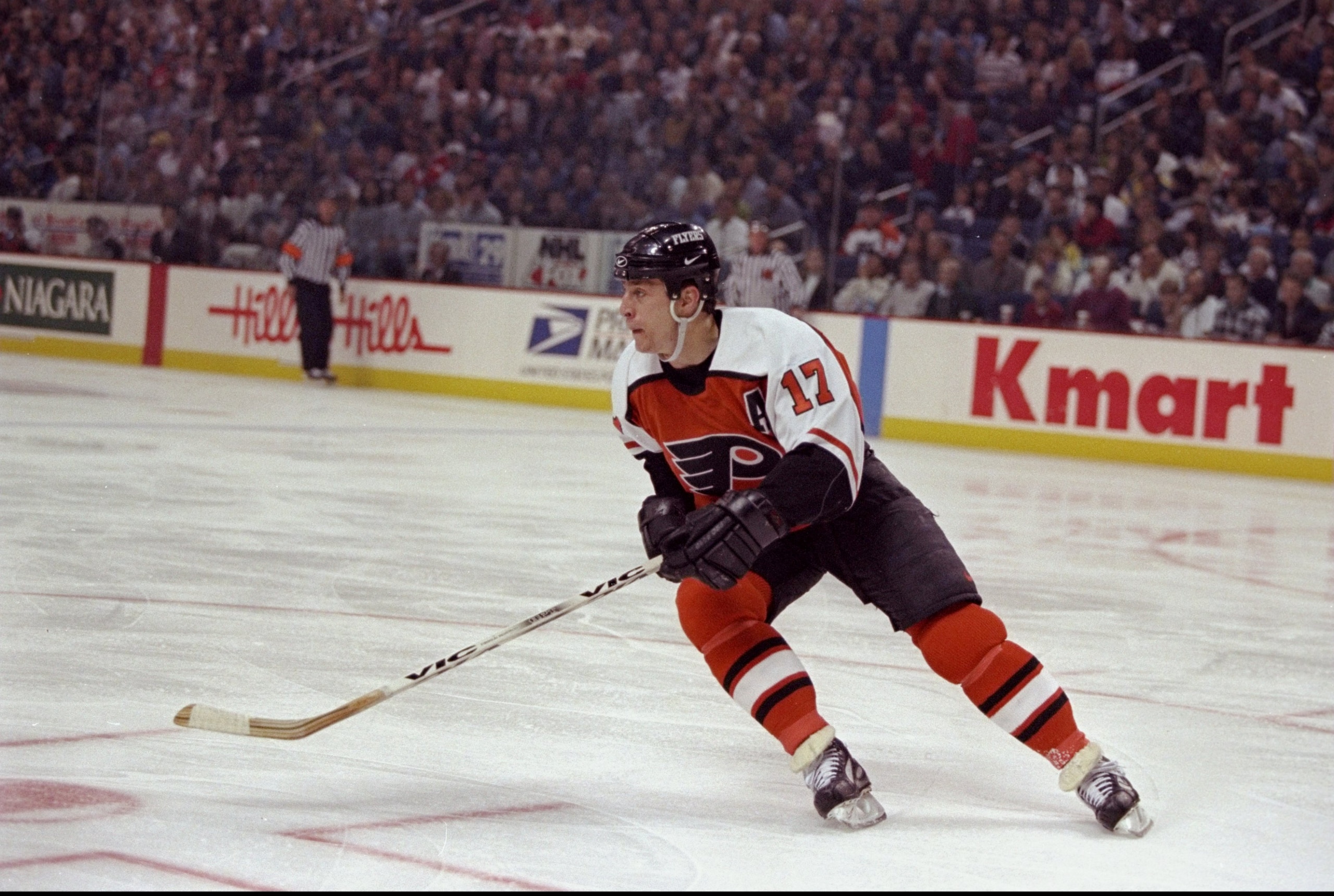 27 Apr 1998:  Leftwinger Rod Brind''Amour of the Philadelphia Flyers in action during their NHL Playoffs game against the Buffalo Sabres at the Marine Midland Arena in Buffalo, New York.  The Sabres defeated the Flyers 6-1. Mandatory Credit: Rick Stewart