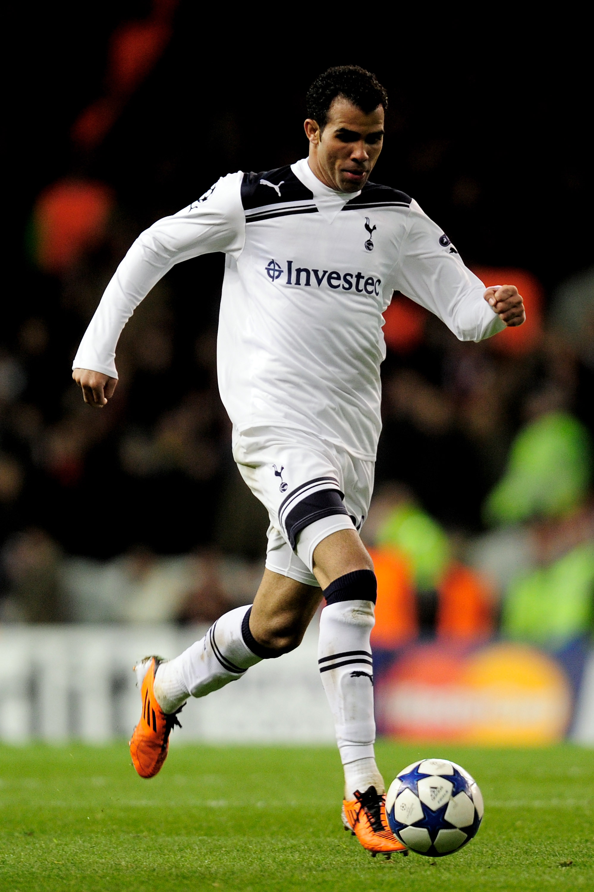LONDON, ENGLAND - MARCH 09:  Sandro of Tottenham in action during the UEFA Champions League round of 16 second leg match between Tottenham Hotspur and AC Milan at White Hart Lane on March 9, 2011 in London, England.  (Photo by Jamie McDonald/Getty Images)