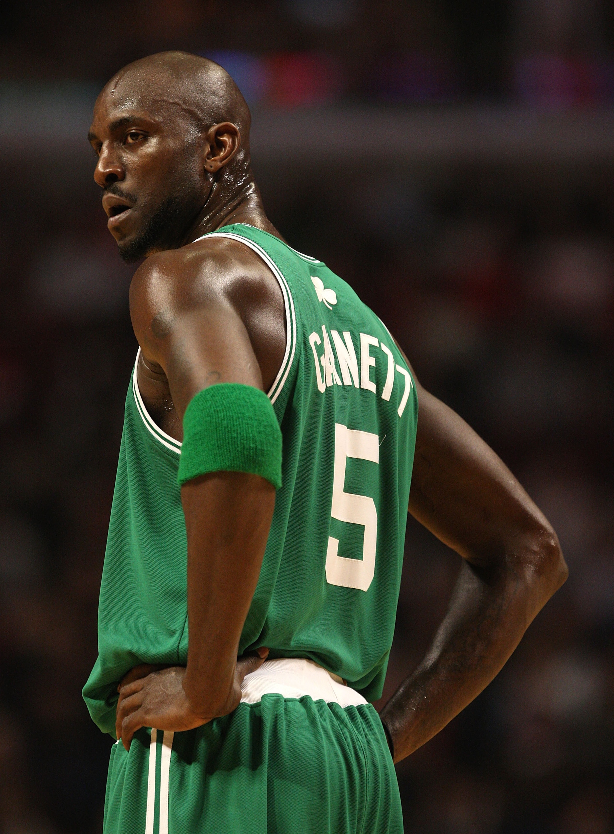 CHICAGO - DECEMBER 12: Kevin Garnett #5 of the Boston Celtics looks back at the Celtic bench during a game against the Chicago Bulls at the United Center on December 12, 2009 in Chicago, Illinois. The Celtics defeated the Bulls 106-80. NOTE TO USER: User