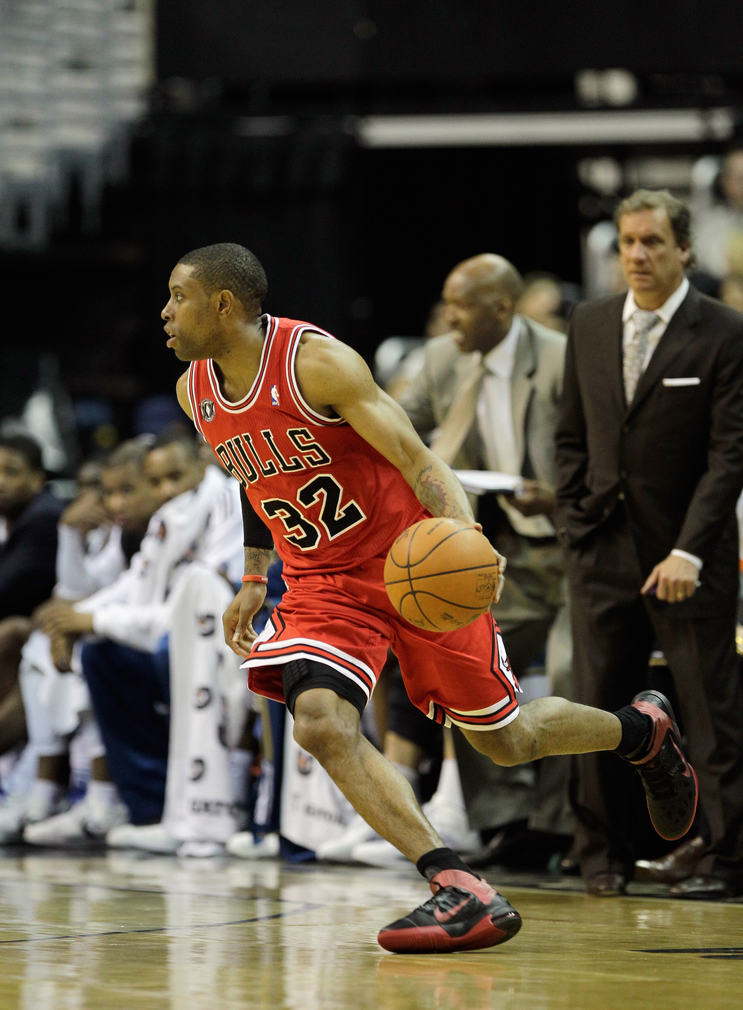 WASHINGTON, DC - FEBRUARY 28:  C.J. Watson #32 of the Chicago Bulls against the Washington Wizards at the Verizon Center in Washington on February 28, 2011 in Washington, DC. NOTE TO USER: User expressly acknowledges and agrees that, by downloading and/or