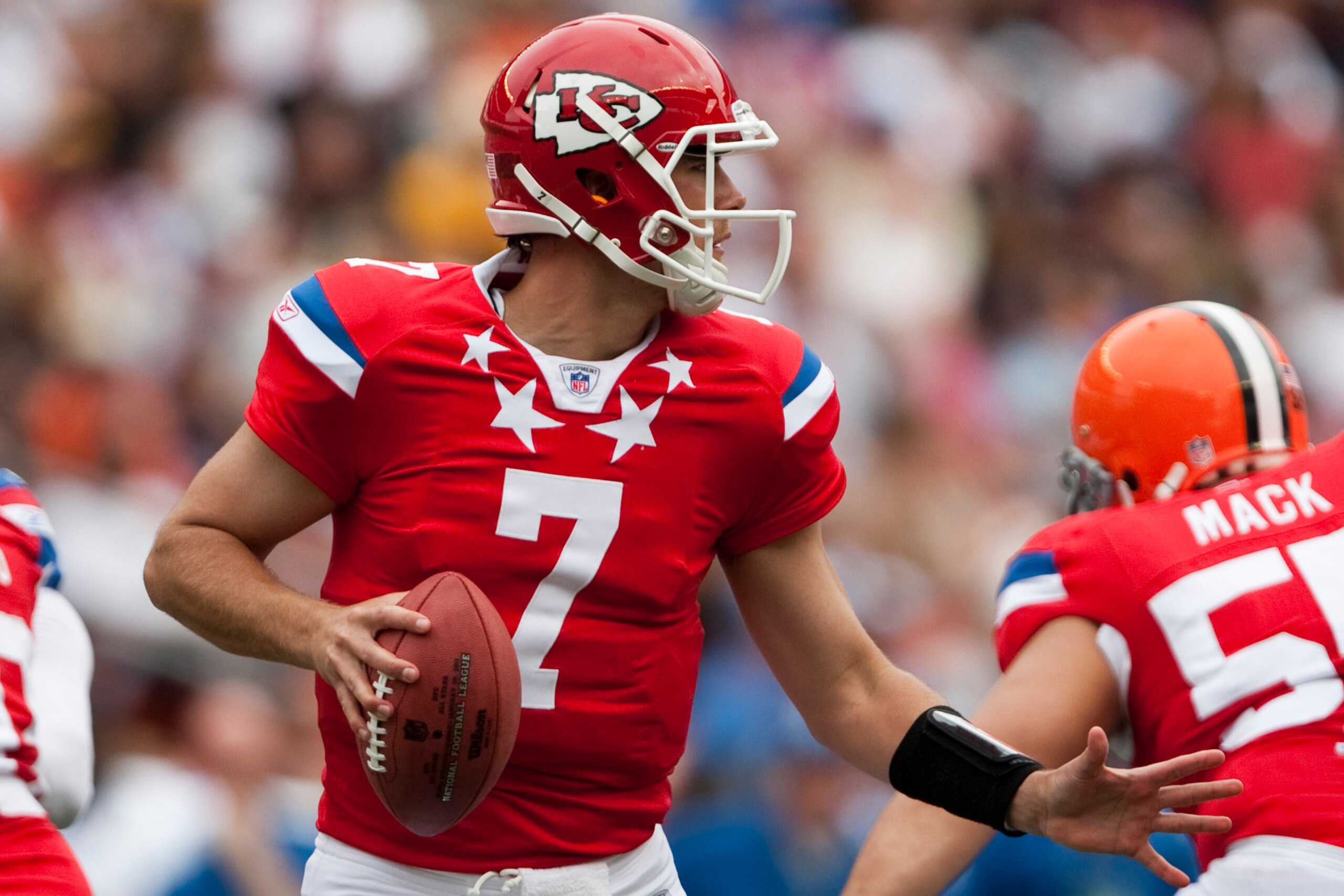 HONOLULU - JANUARY 30:  Matt Cassel, #7 of the Kansas City Chiefs, passes against the NFC during the 2011 NFL Pro Bowl at Aloha Stadium on January 30, 2011 in Honolulu, Hawaii.  (Photo by Kent Nishimura/Getty Images)
