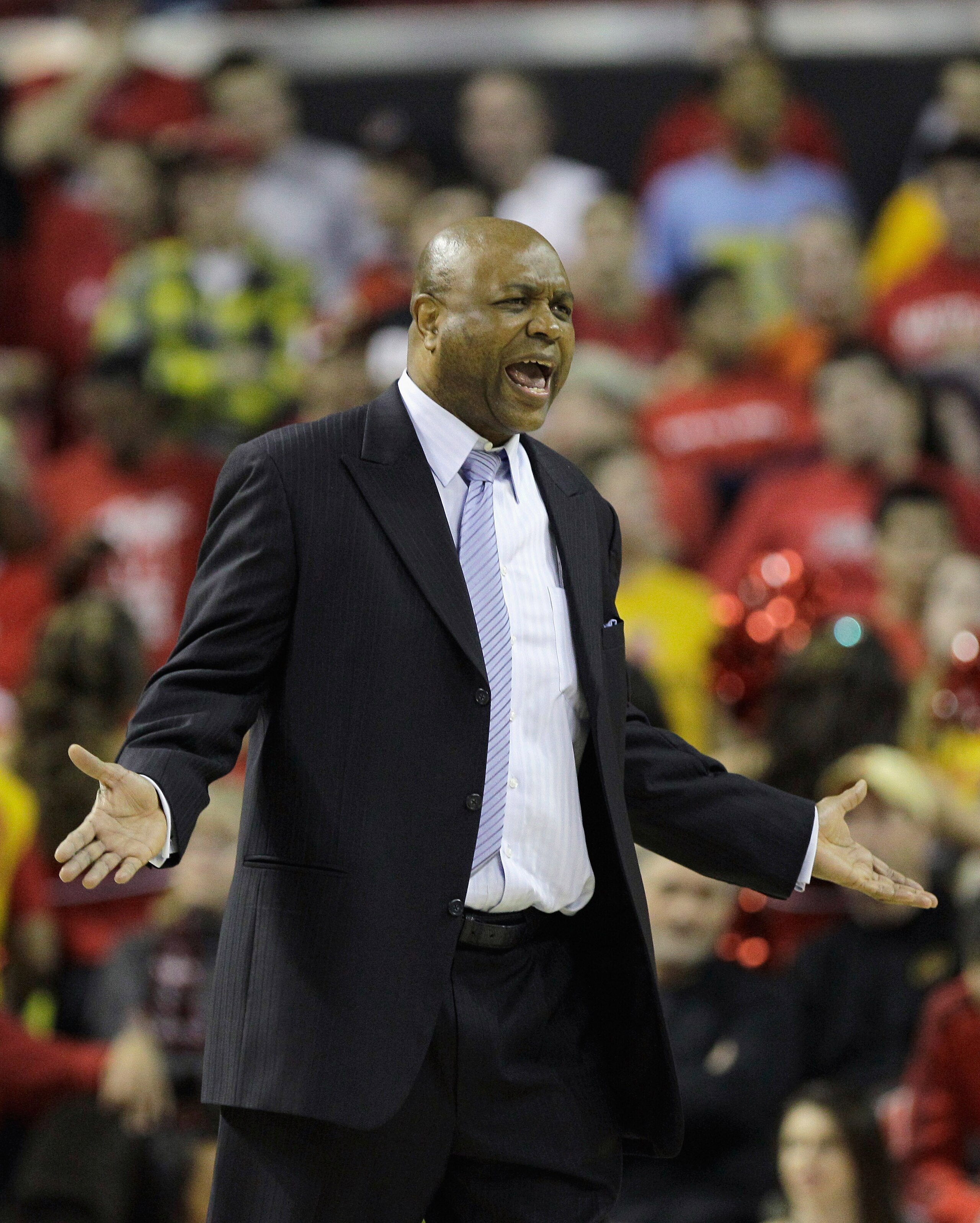 COLLEGE PARK, MD - FEBRUARY 23: Leonard Hamilton, head coach of the Florida State Seminoles yells at an official against the Maryland Terrapins at the Comast Center on February 23, 2011 in College Park, Maryland. (Photo by Rob Carr/Getty Images) COLLEGE PARK, MD - FEBRUARY 23: Leonard Hamilton, head coach of the Florida State Seminoles yells at an official against the Maryland Terrapins at the Comast Center on February 23, 2011 in College Park, Maryland. (Photo by Rob Carr/Getty Images)
