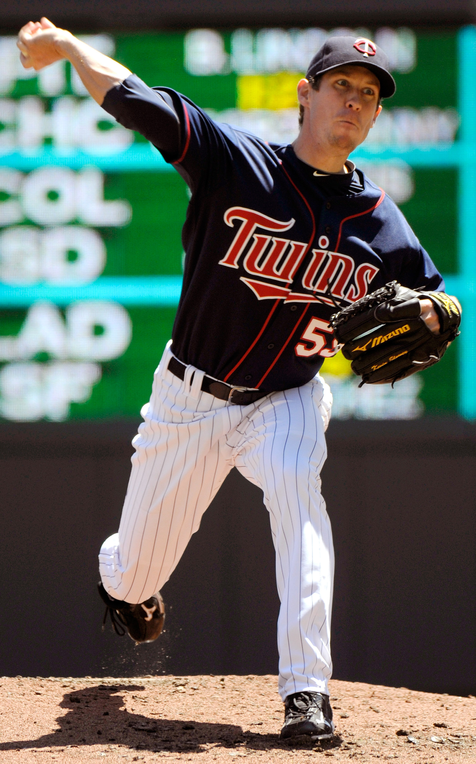 Minneapolis, Minnesota, USA. 2nd June 2013. Minnesota Twins catcher Ryan  Doumit (9) fields the ball during the Major League Baseball game between  the Minnesota Twins and the Seattle Mariners at Target Field