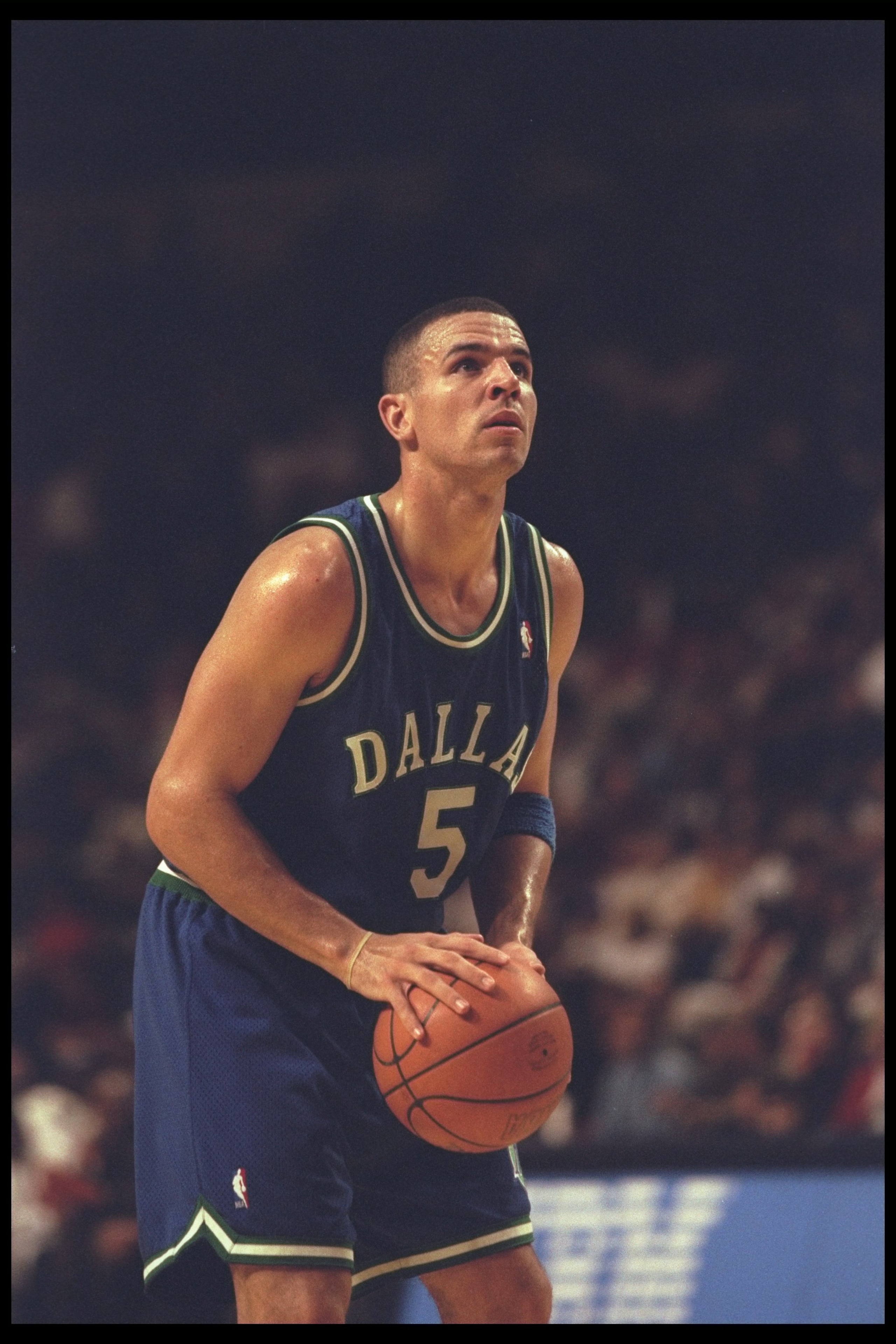 22 Dec 1995:  Guard Jason Kidd of the Dallas Mavericks prepares to shoot against the Indiana Pacers during a game played at the Market Square Arena in Indianapolis, Indiana.  The Pacers won the game, 90-79. Mandatory Credit: ALLSPORT USA  /Allsport