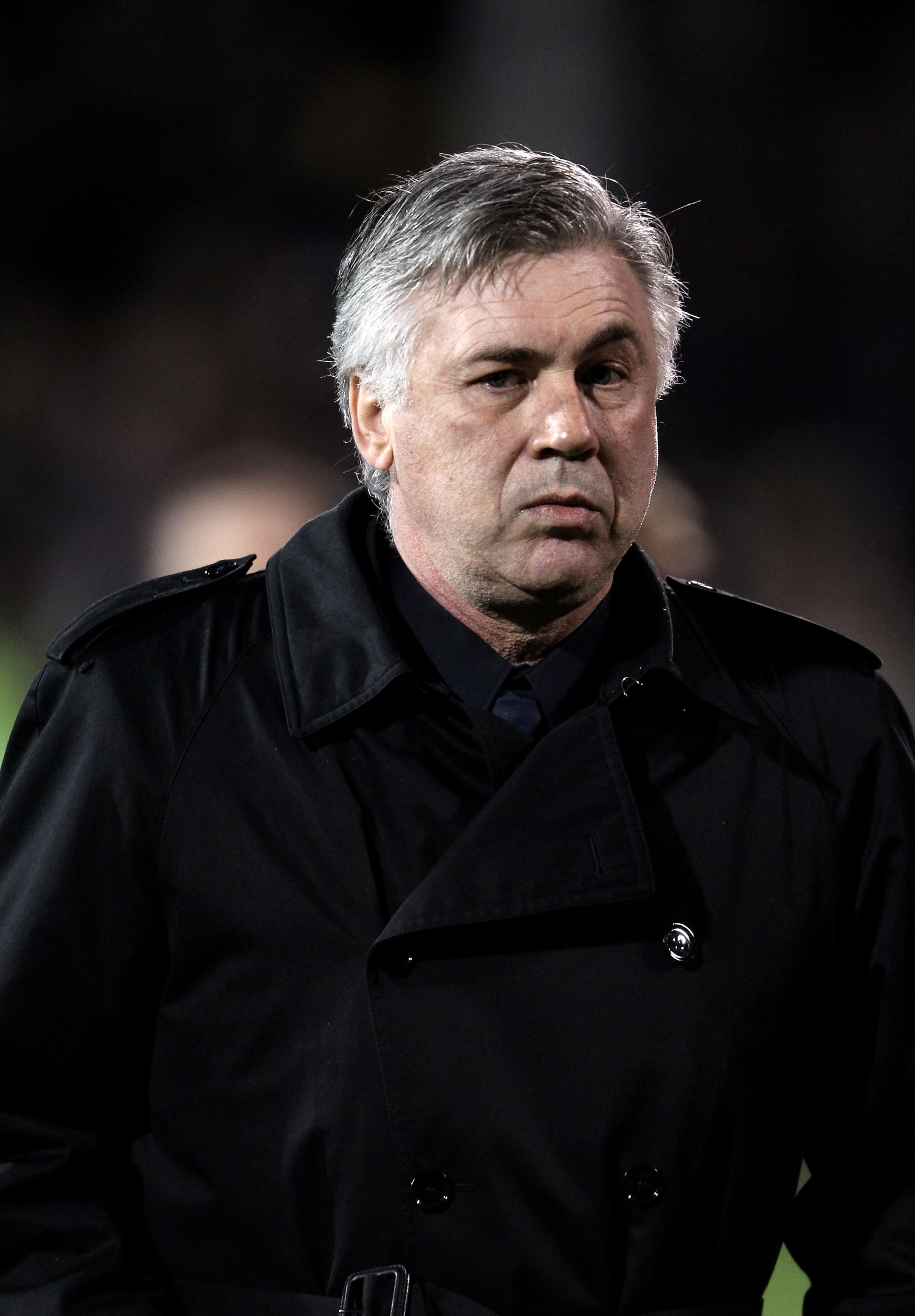 LONDON, ENGLAND - FEBRUARY 14:  Chelsea manager Carlo Ancelotti makes his way to the dug out prior to the Barclays Premier League match between Fulham and Chelsea at Craven Cottage on February 14, 2011 in London, England.  (Photo by Scott Heavey/Getty Ima
