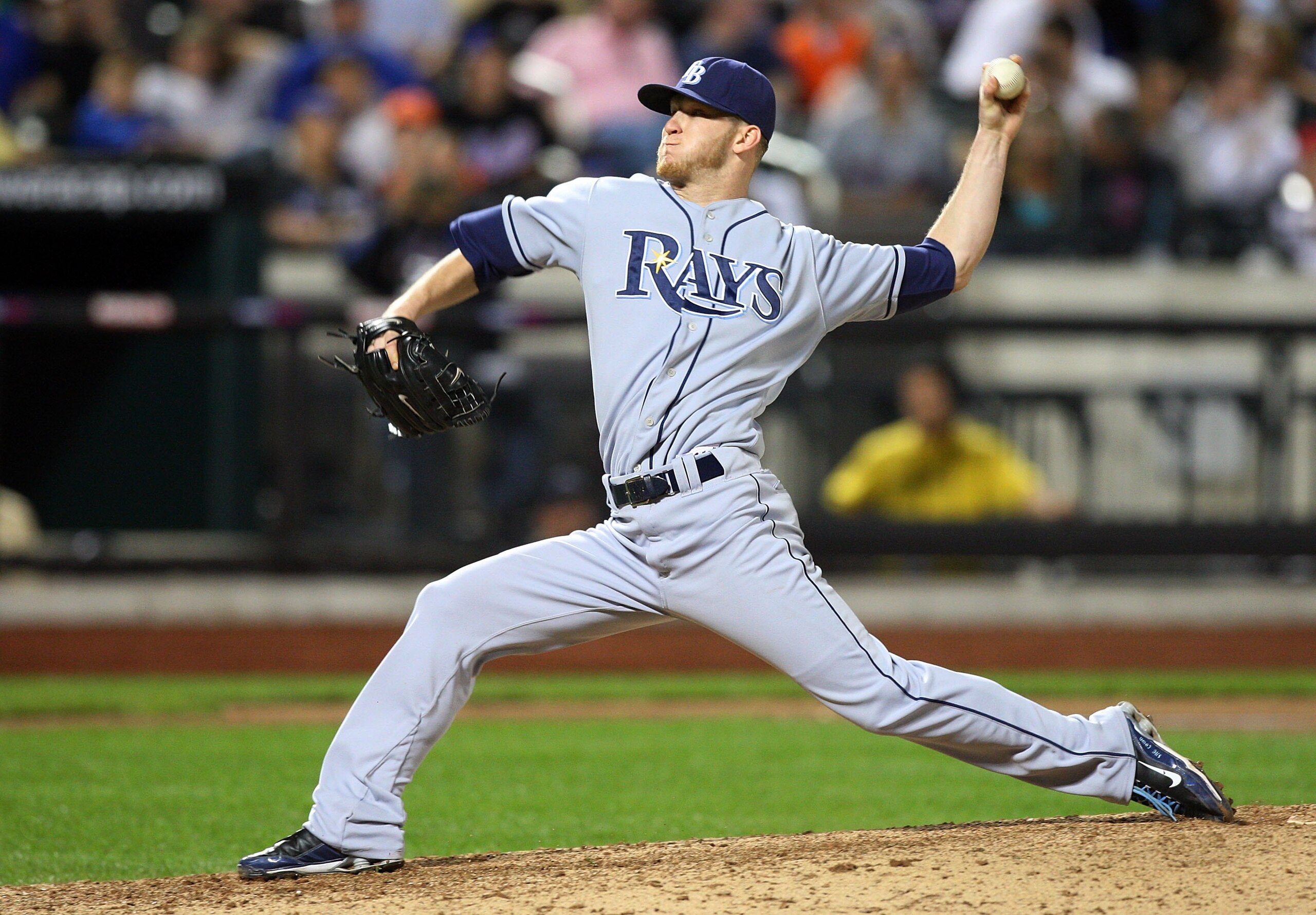 NEW YORK - JUNE 19:  J.P. Howell #39 of the Tampa Bay Rays throws a pitch against the New York Mets on June 19, 2009 at Citi Field in the Flushing neighborhood of the Queens borough of New York City.  (Photo by Jim McIsaac/Getty Images)