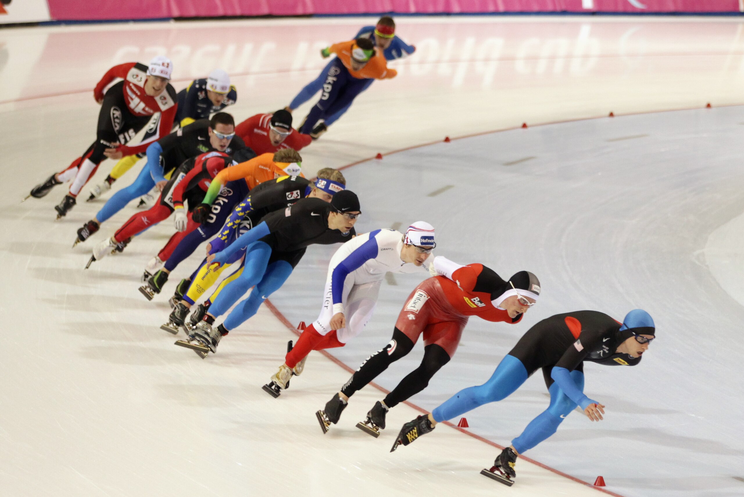 KEARNS, UT - FEBRUARY 19:  Competitors lap the track during the Men's Mass Start Demonstration Race at the Essent ISU Speed Skating World Cup Salt Lake City at the Utah Olympic Oval on February 19, 2011 in Kearns, Utah.  (Photo by Doug Pensinger/Getty Ima