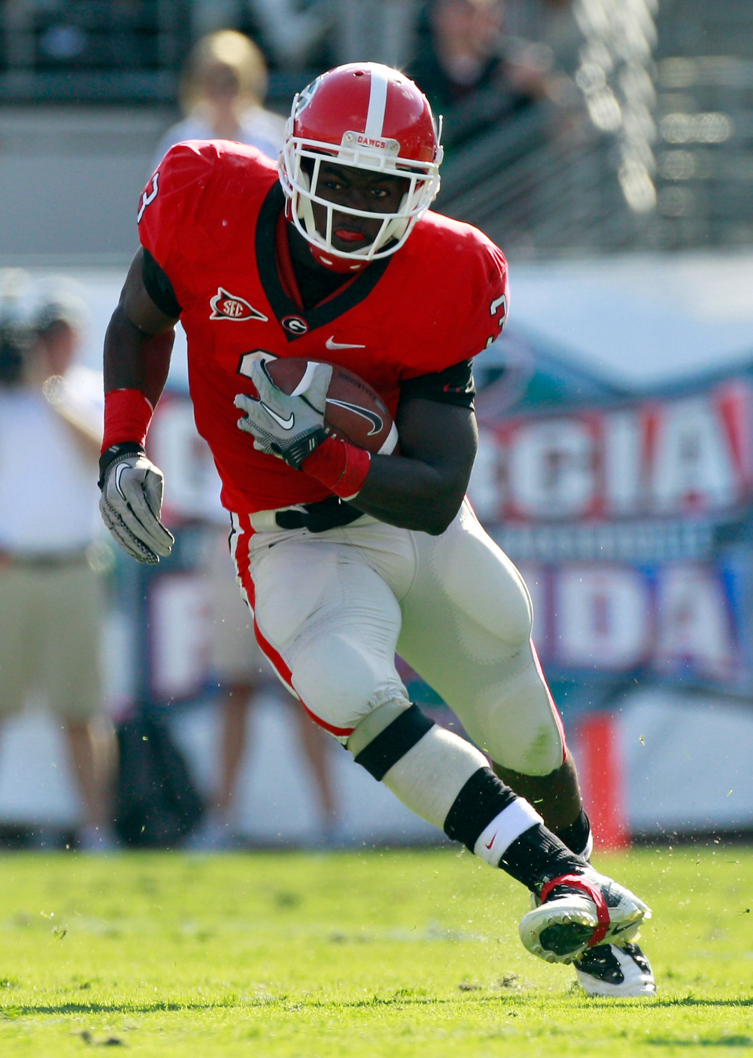 JACKSONVILLE, FL - OCTOBER 30:  Washaun Ealey #3 of the Georgia Bulldogs runs for yardage during the game against the Florida Gators at EverBank Field on October 30, 2010 in Jacksonville, Florida.  (Photo by Sam Greenwood/Getty Images)