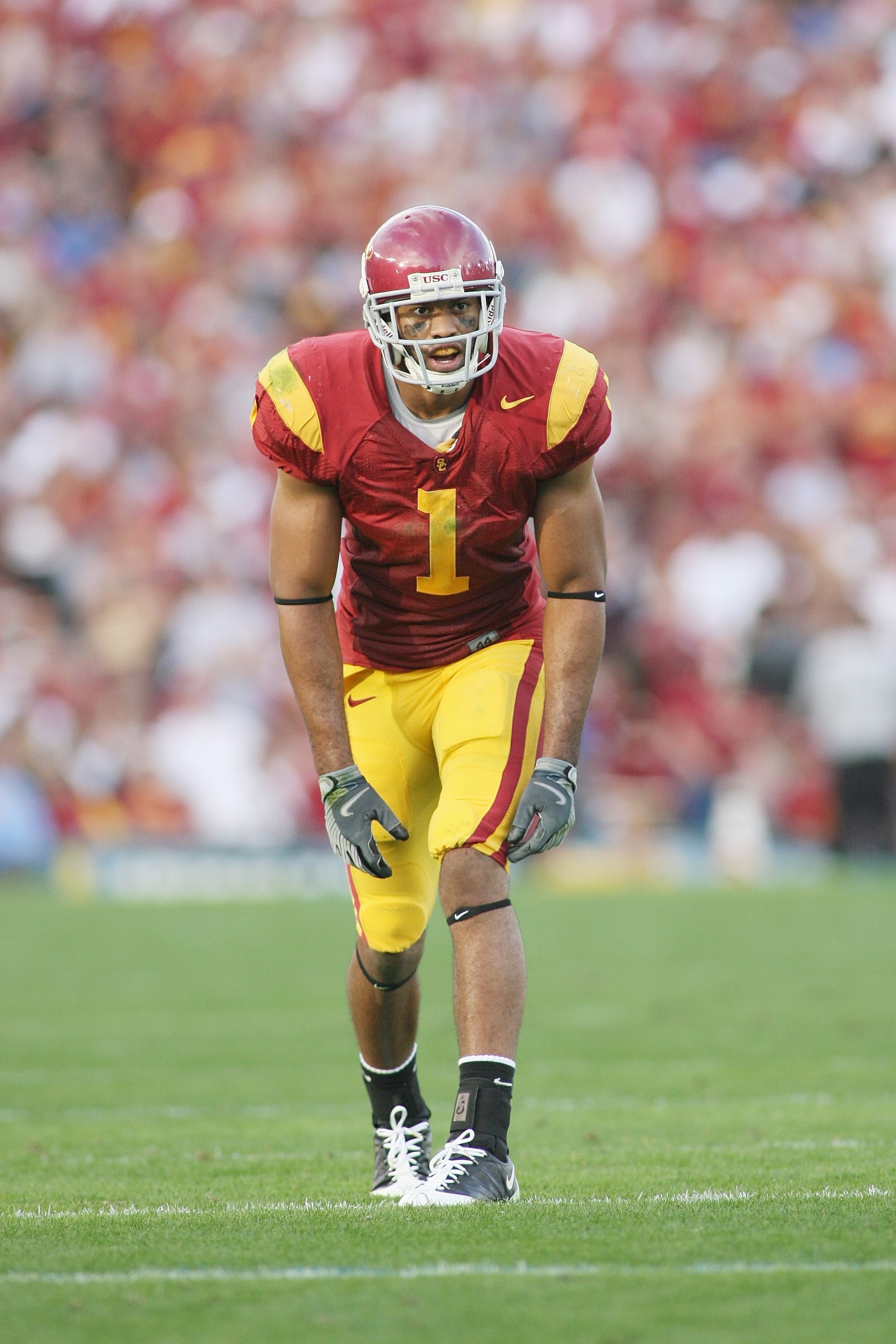 PASADENA, CA - DECEMBER 6:  Patrick Turner #1 of the USC Trojans lines up against the UCLA Bruins on December 6, 2008 at the Rose Bowl in Pasadena, California.  USC won 28-7.  (Photo by Jeff Golden/Getty Images)