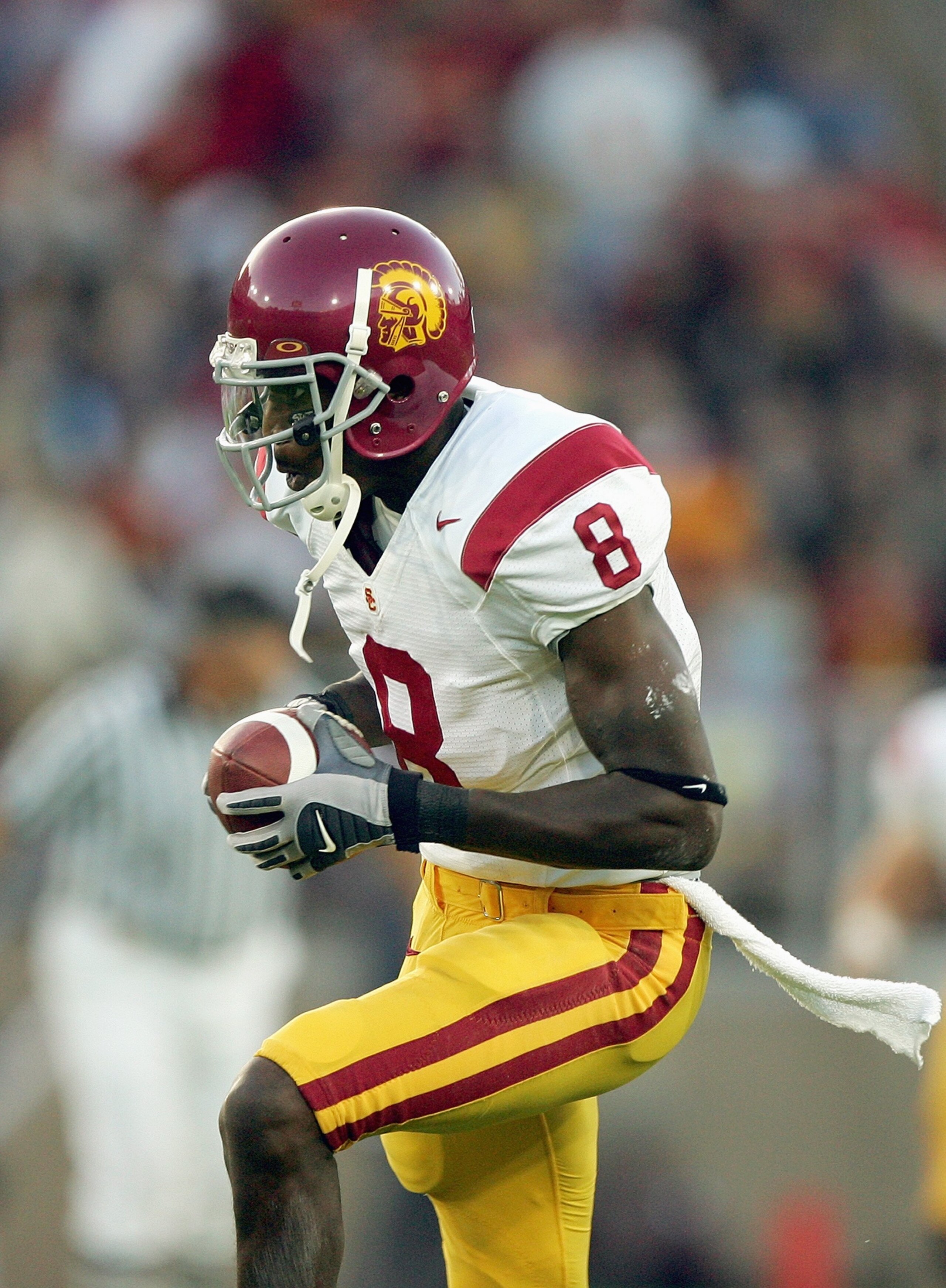 PALO ALTO, CA - NOVEMBER 4:  Dwayne Jarrett #8 of the USC Trojans makes a catch during the game against the Stanford Cardinal on November 4, 2006 at Stanford Stadium in Palo Alto, California. (Photo by Jed Jacobsohn/Getty Images)